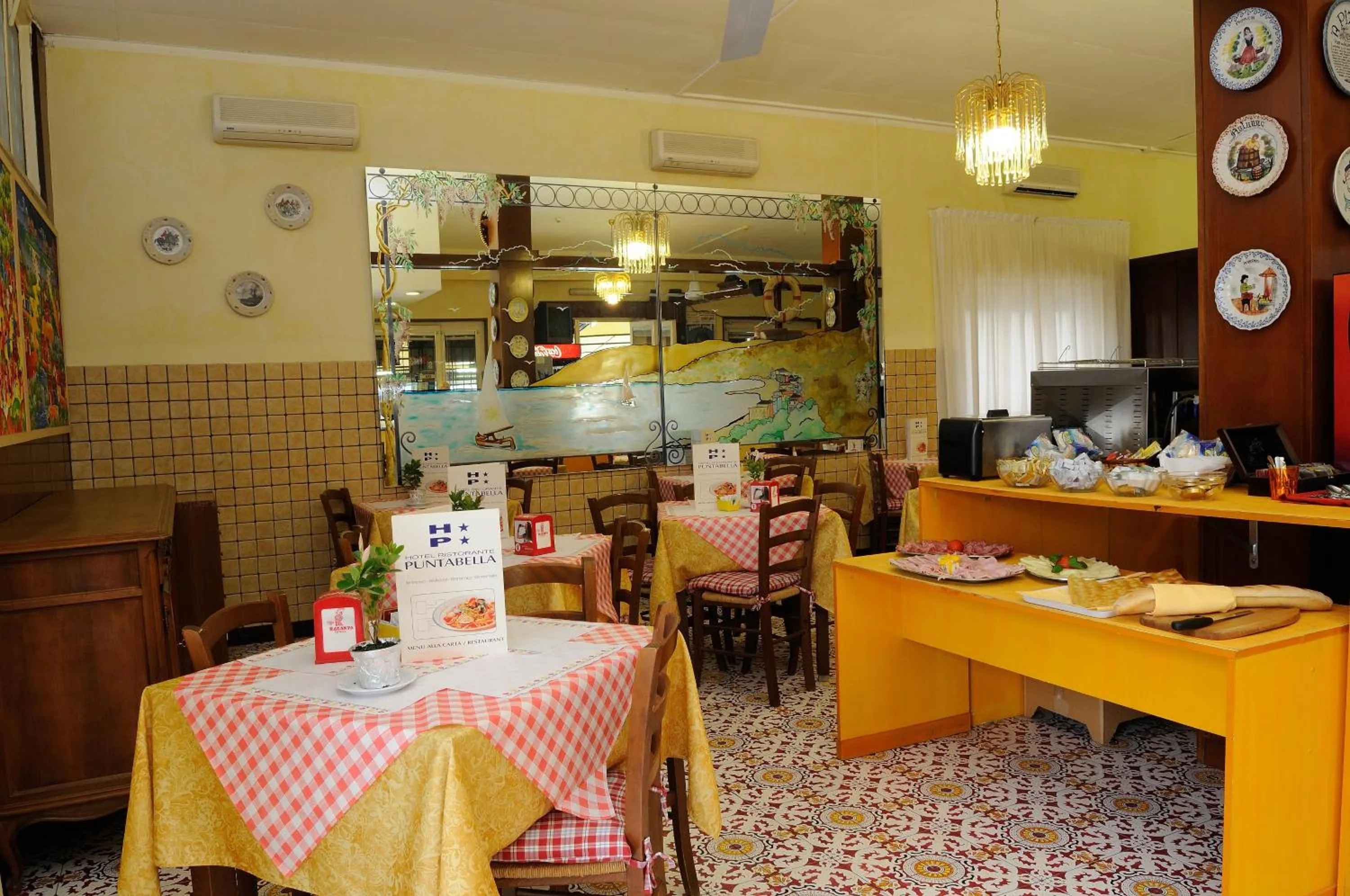 Restaurant/places to eat in Hotel Puntabella