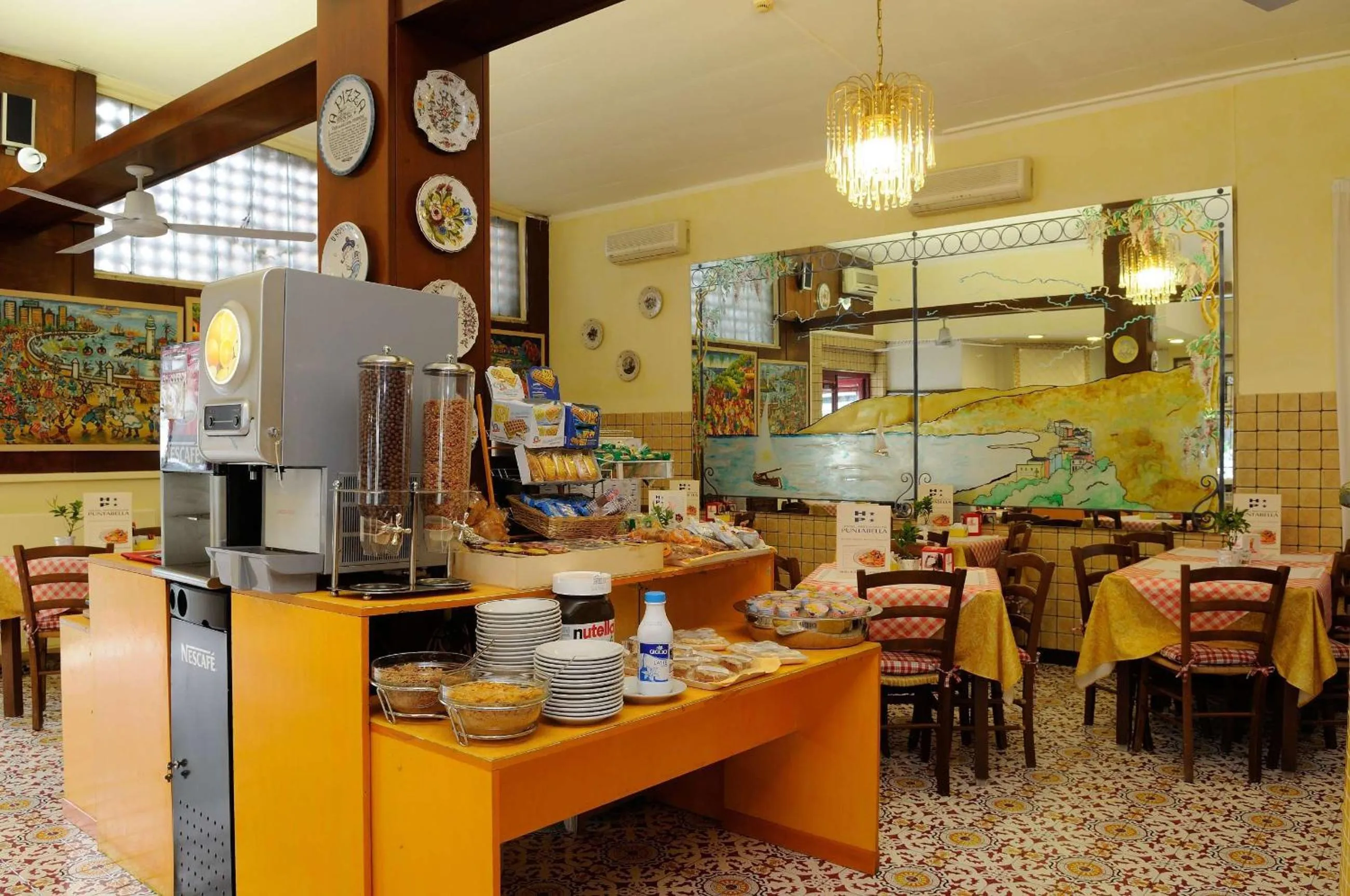 Restaurant/places to eat in Hotel Puntabella