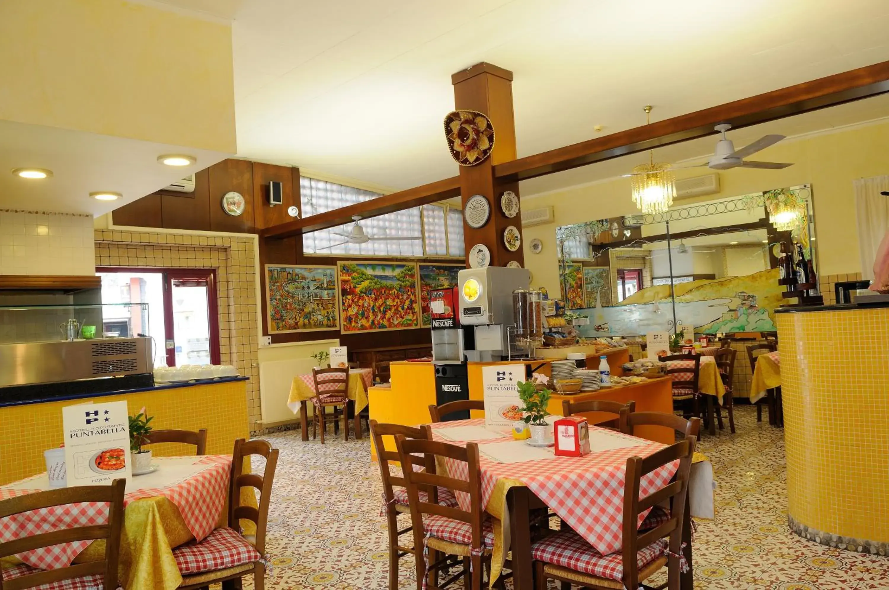 Restaurant/places to eat in Hotel Puntabella Restaurant/places to eat in Hotel Puntabella