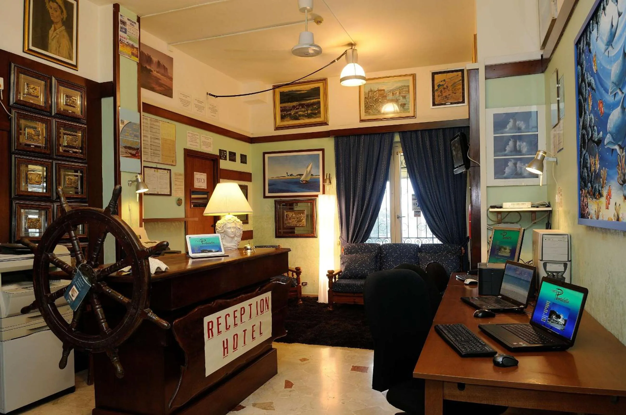 Lobby or reception in Hotel Puntabella