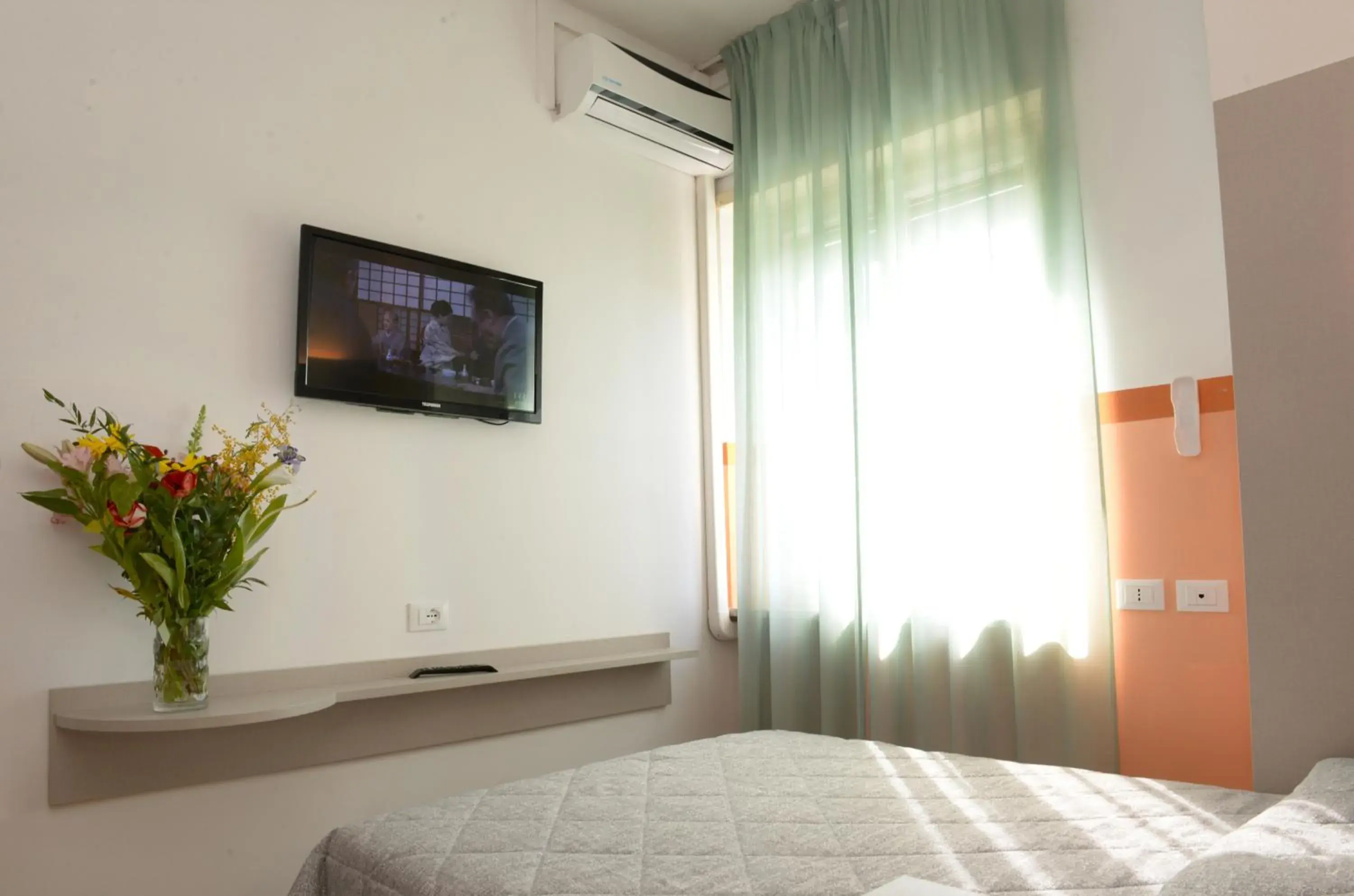 TV and multimedia, Bed in Hotel Puntabella TV and multimedia, Bed in Hotel Puntabella