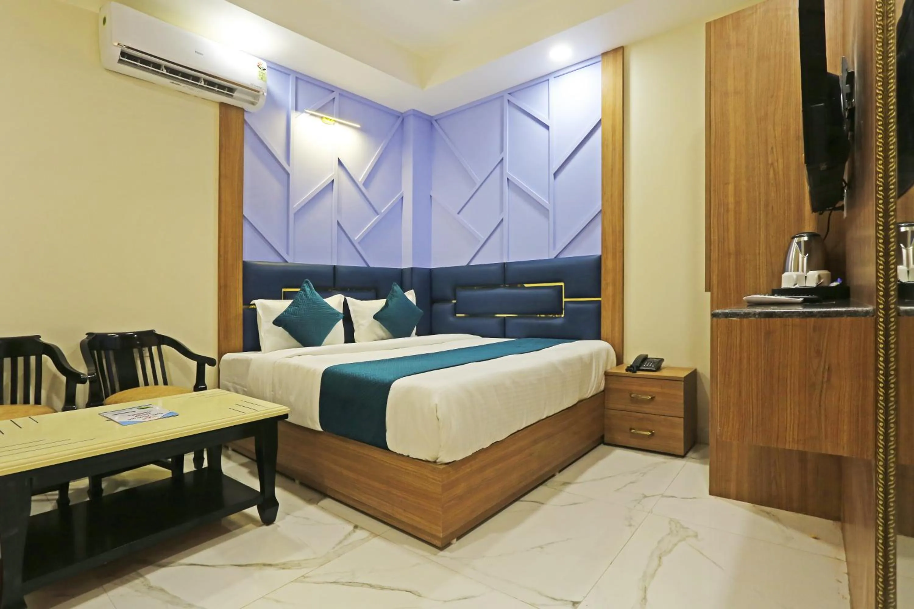 Bed in Hotel Nova Inn Near Delhi Airport