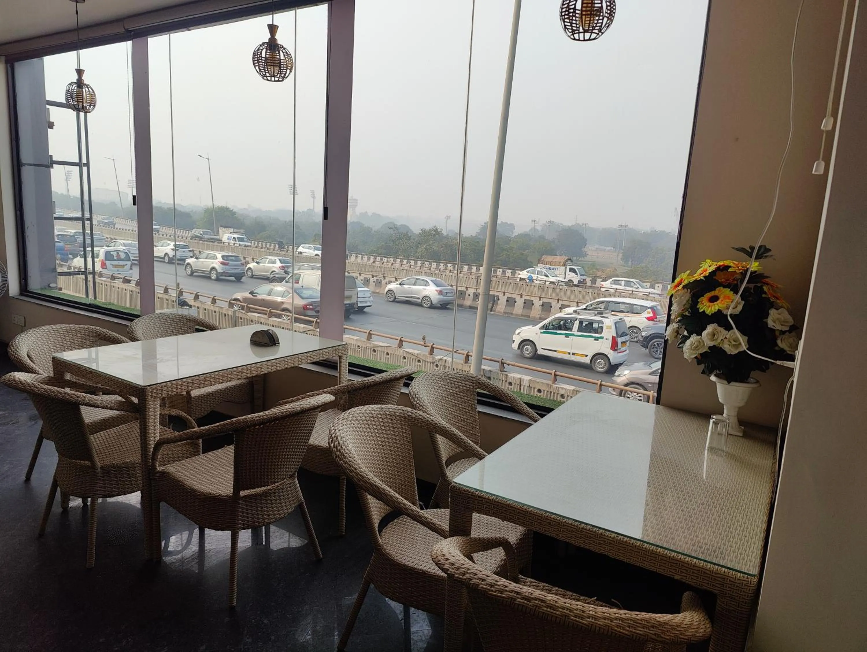 Restaurant/places to eat in Hotel Nova Inn Near Delhi Airport