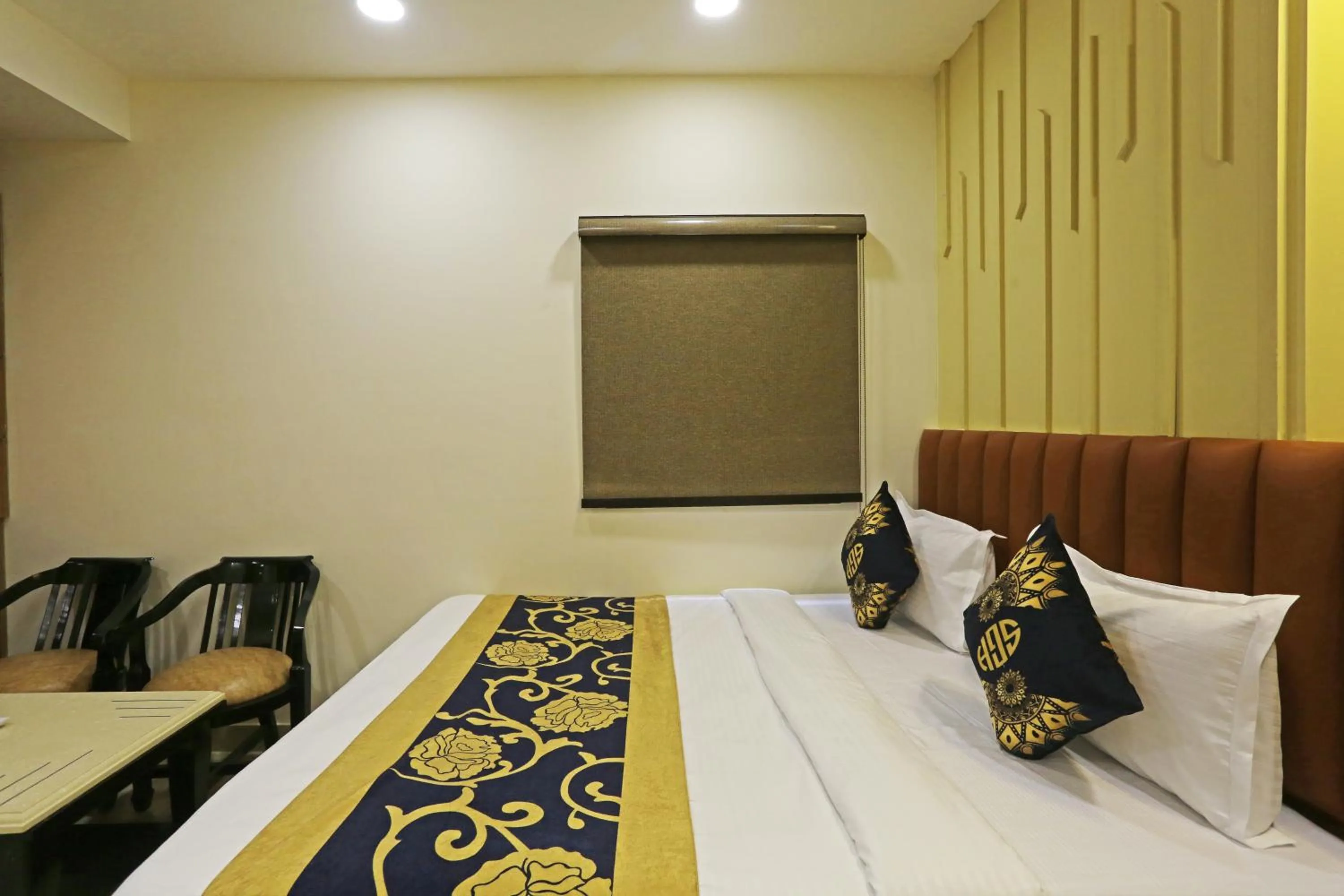 Bed in Hotel Nova Inn Near Delhi Airport
