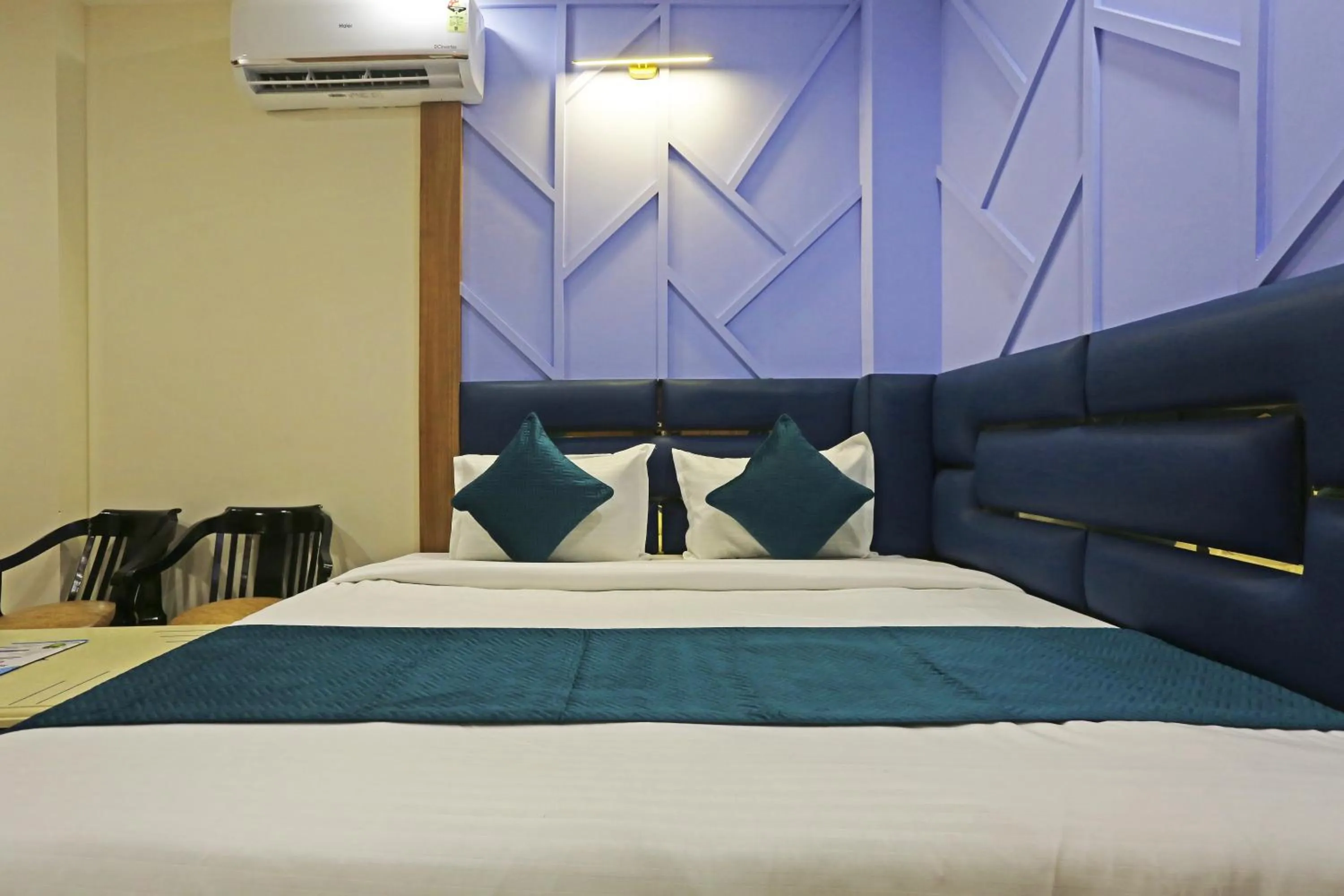 Bed in Hotel Nova Inn Near Delhi Airport