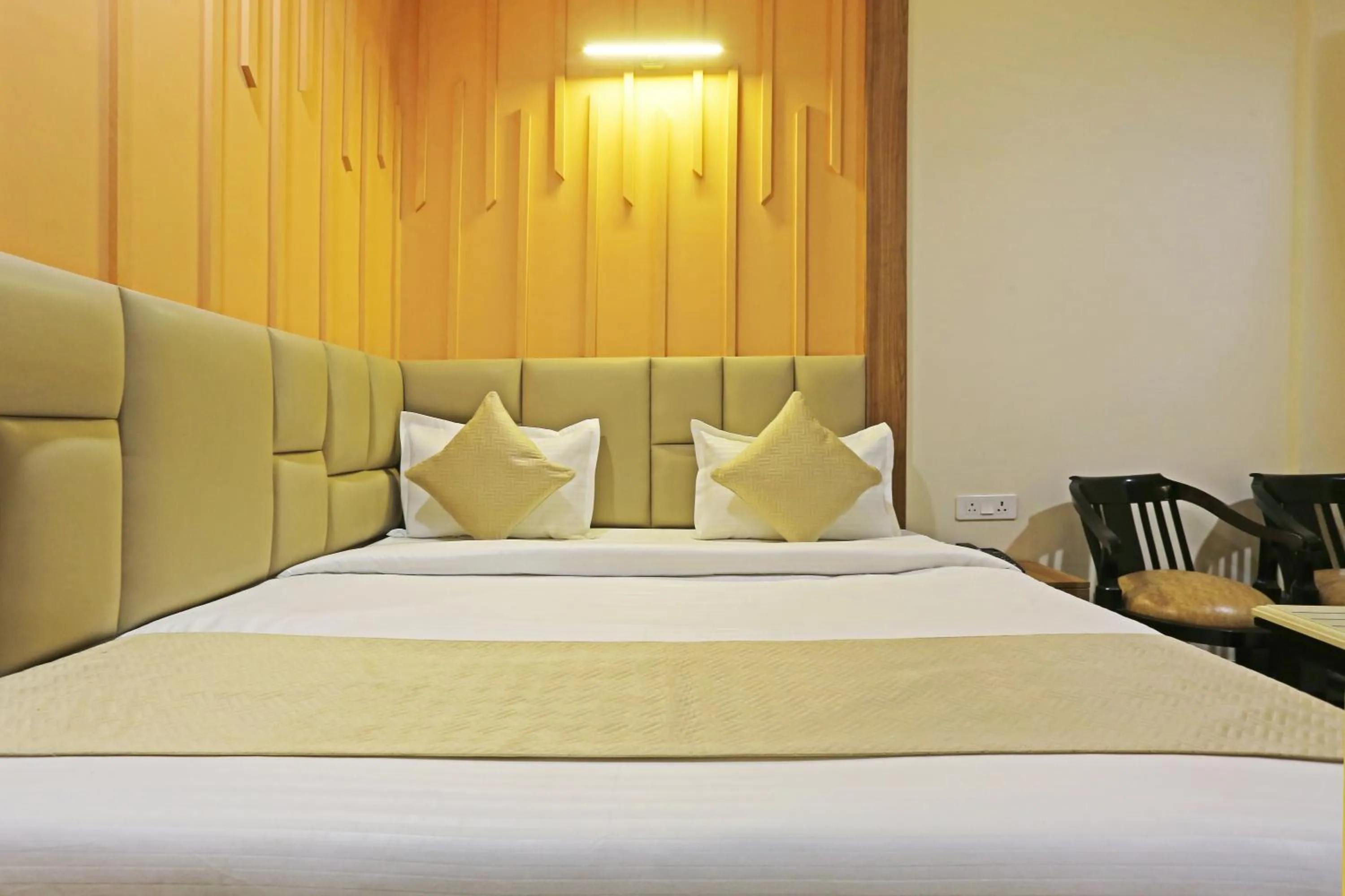Bed in Hotel Nova Inn Near Delhi Airport