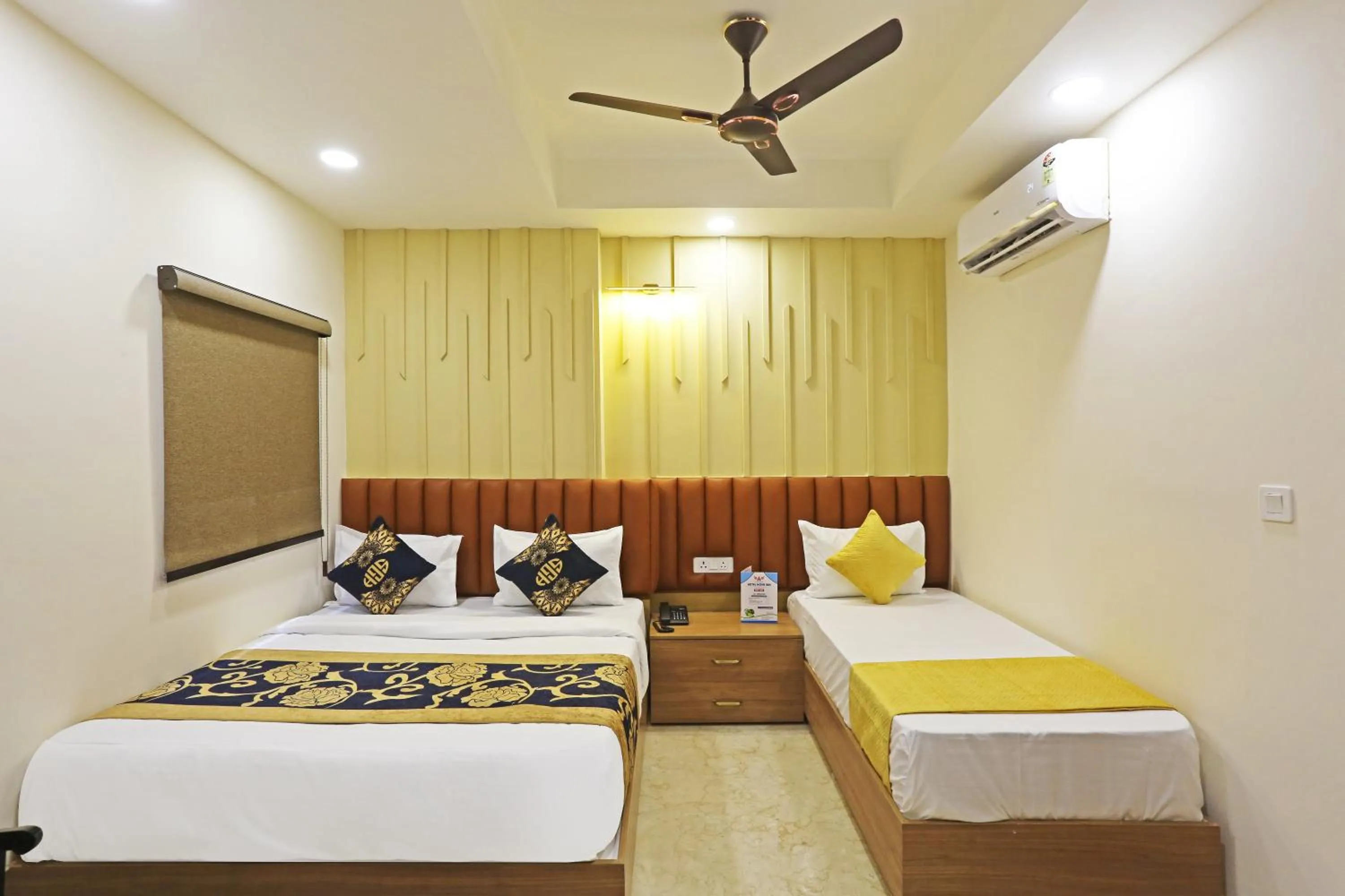 Bed in Hotel Nova Inn Near Delhi Airport