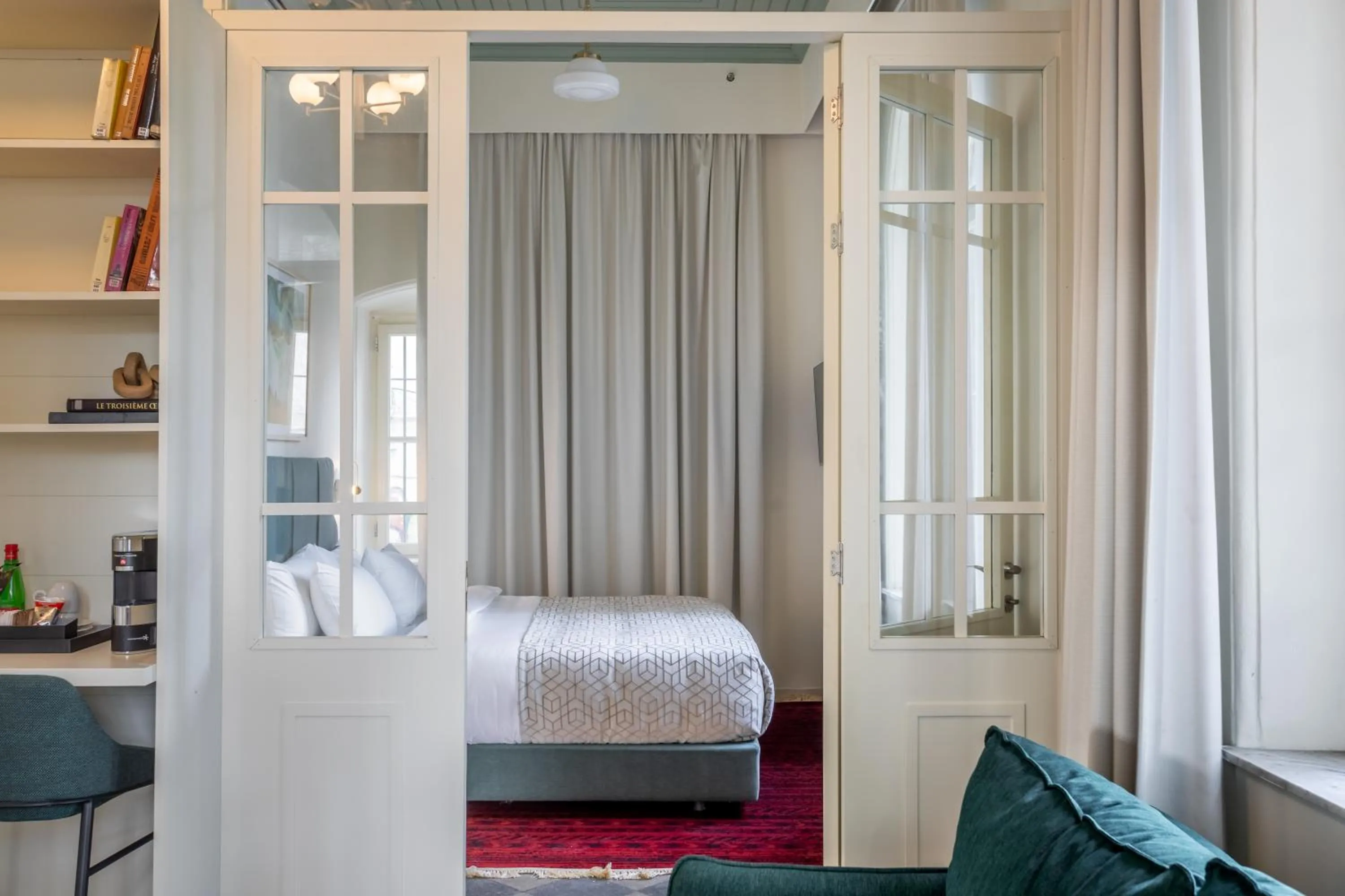 Bathroom, Bed in THE GUTMAN TLV - Neve Tzedek