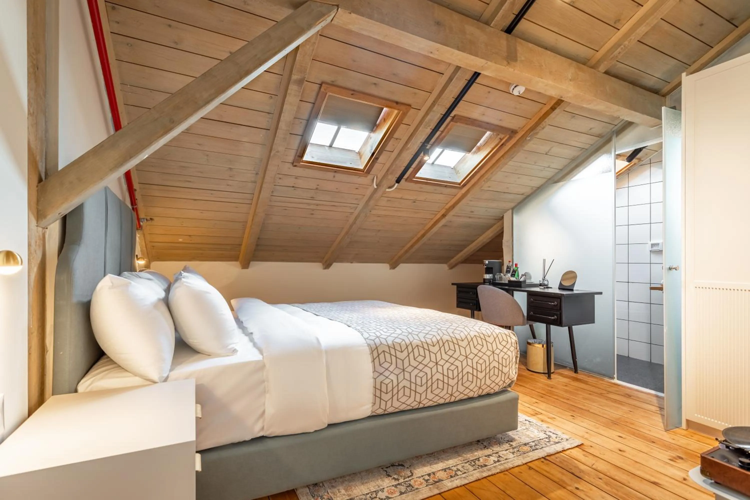 Bedroom, Bed in THE GUTMAN TLV - Neve Tzedek