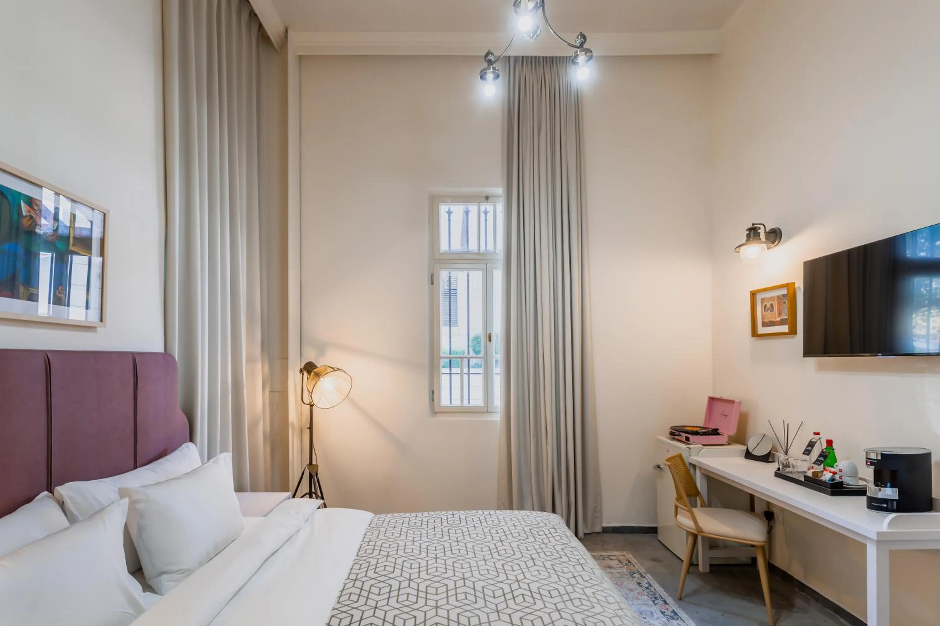 Photo of the whole room, Bed in THE GUTMAN TLV - Neve Tzedek