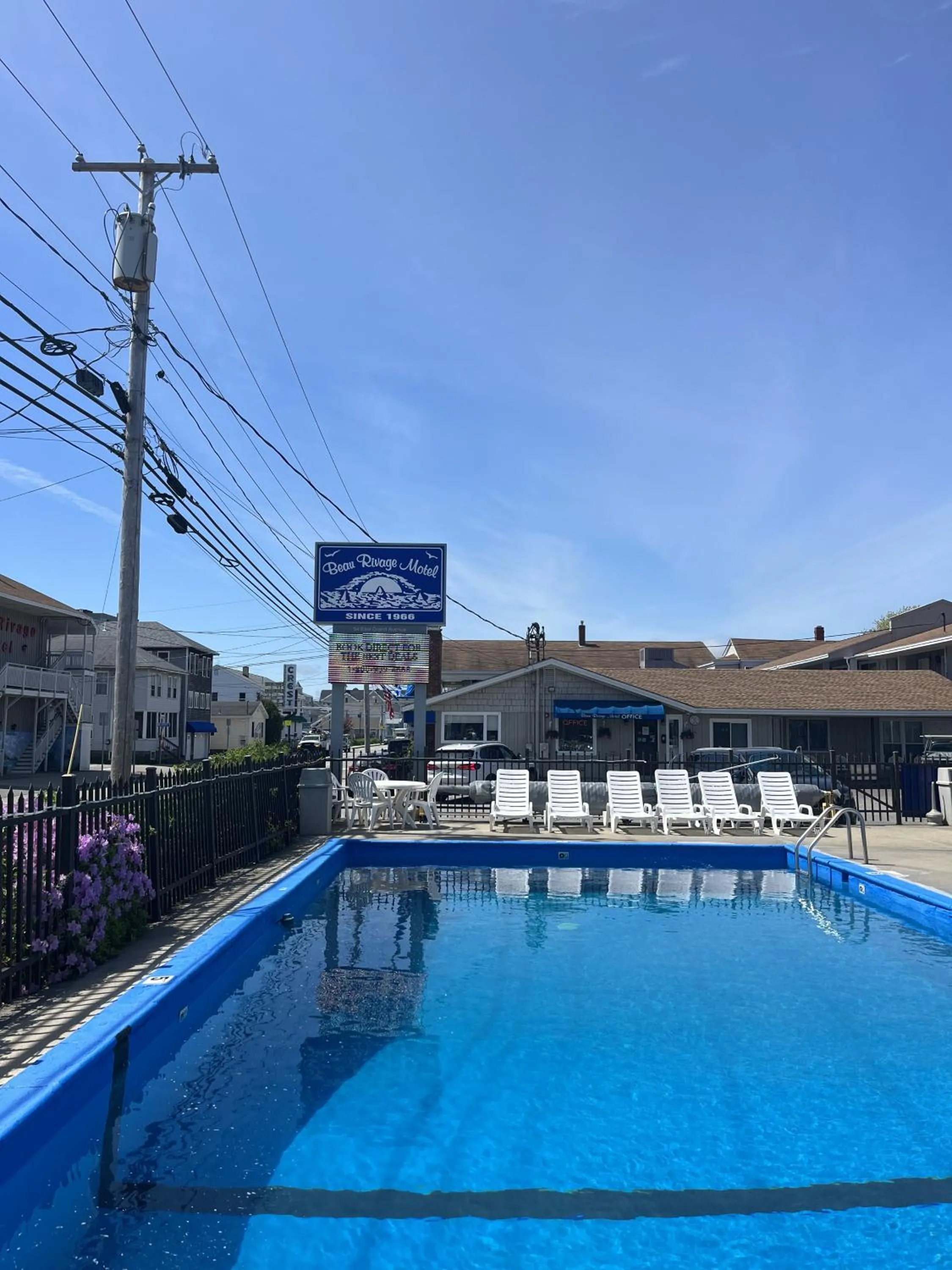 Beau Rivage Motel