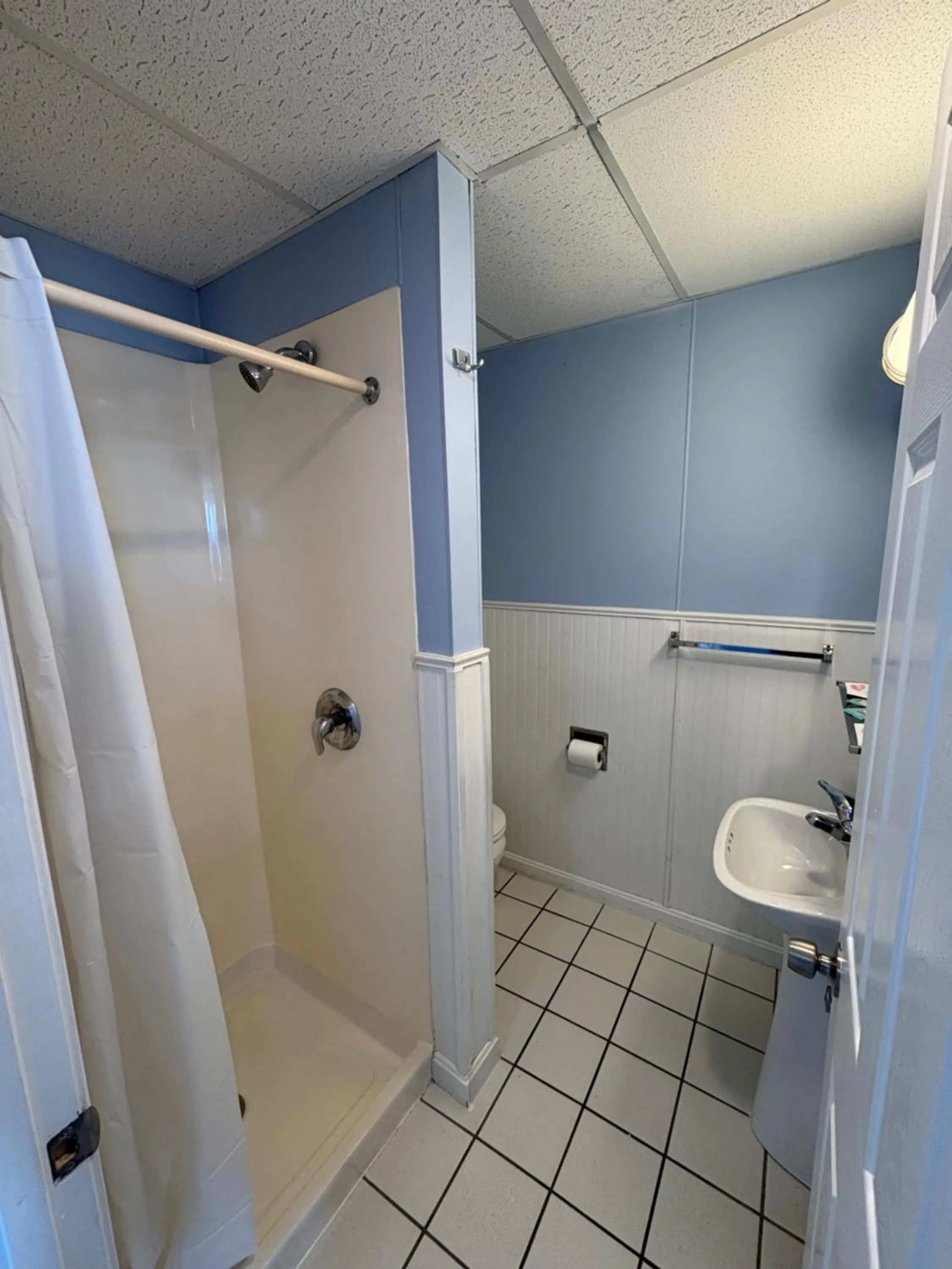 Beachside 2 Double Bed with Kitchennette First Floor Ocean View (STAIRS REQUIRED) in Beau Rivage Motel