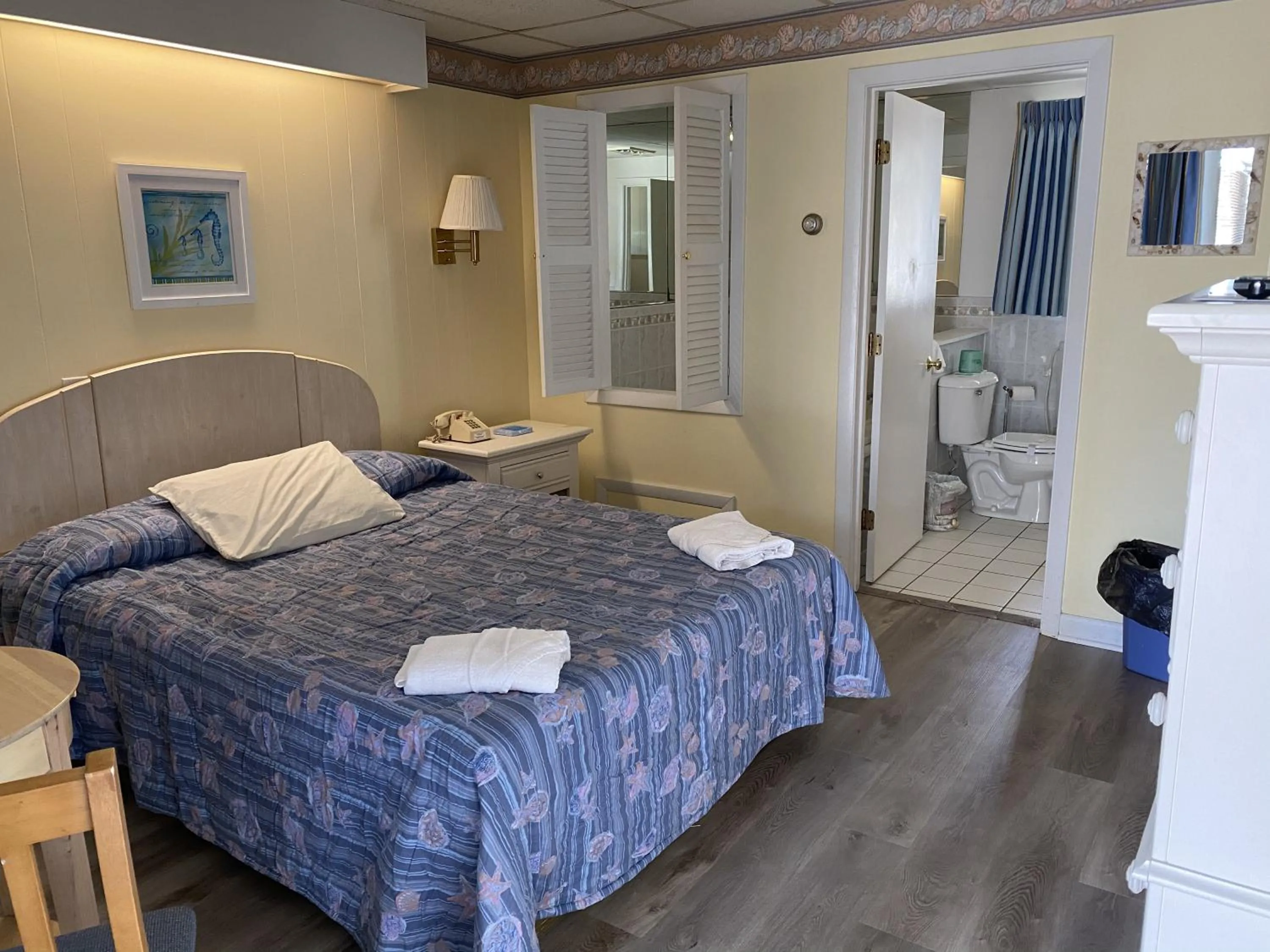 Main Building Queen Jacuzzi  in Beau Rivage Motel