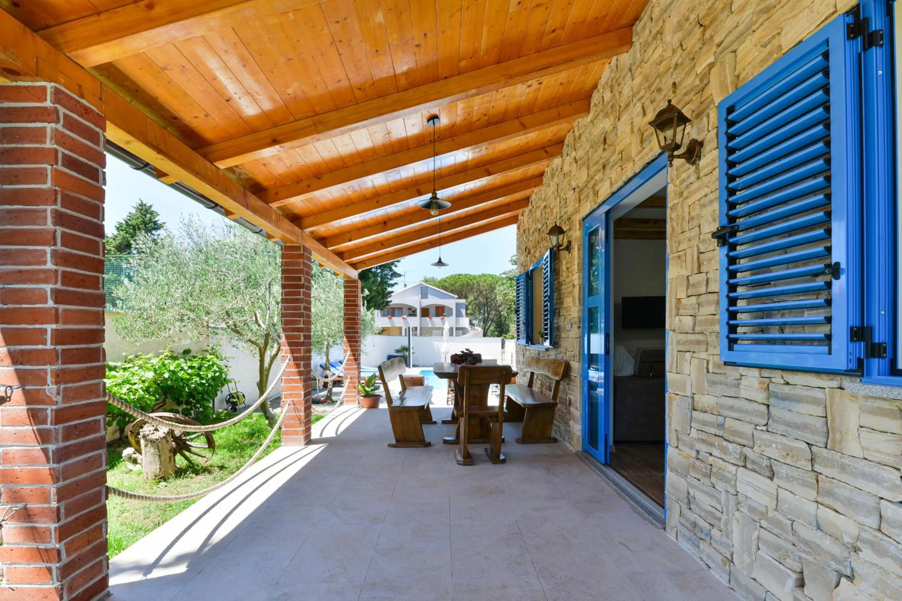 Apartments Crno