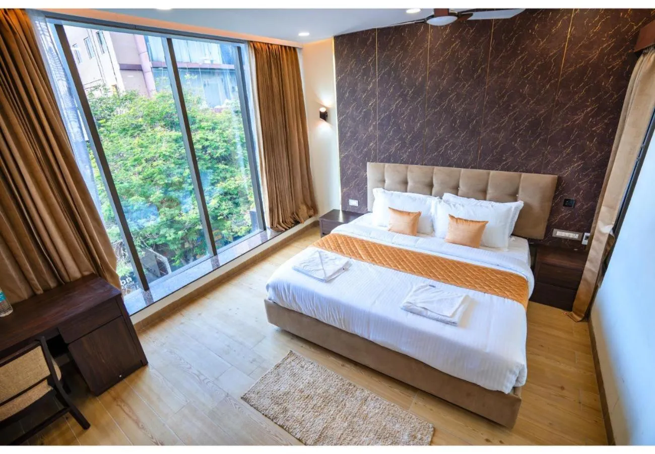 Deluxe Double or Twin Room with City View in Le Majestic Business Class Hotel