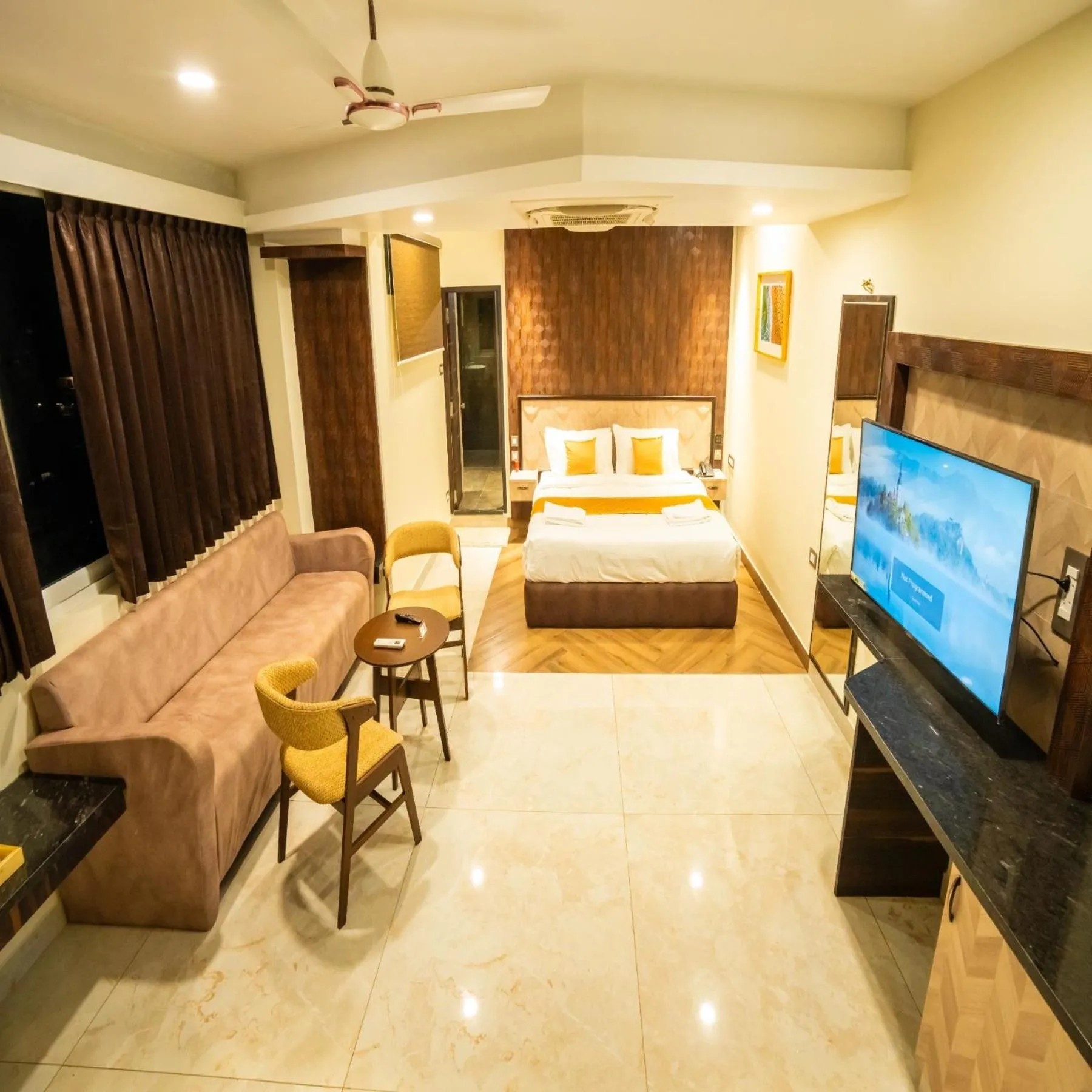 King Suite in Le Majestic Business Class Hotel