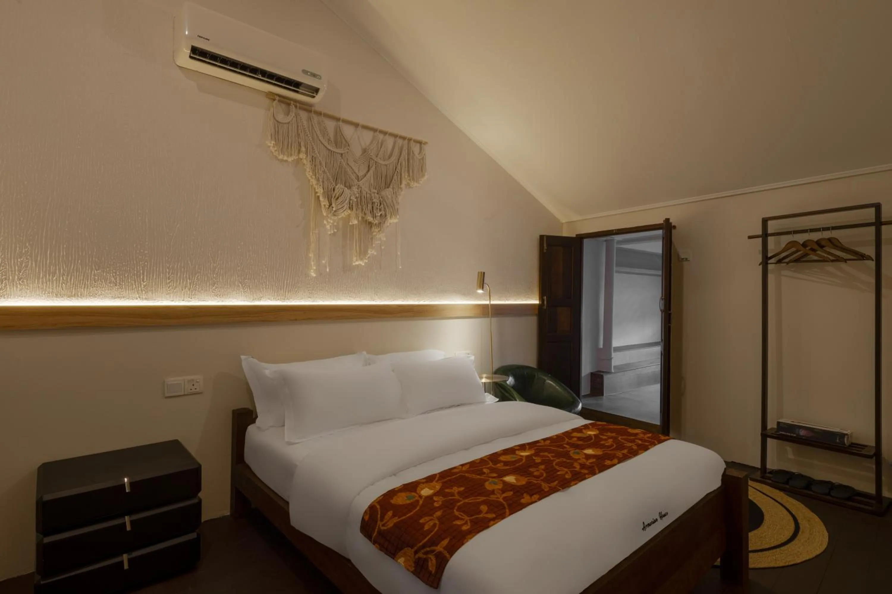 Bedroom, Bed in Armenian House by IIP