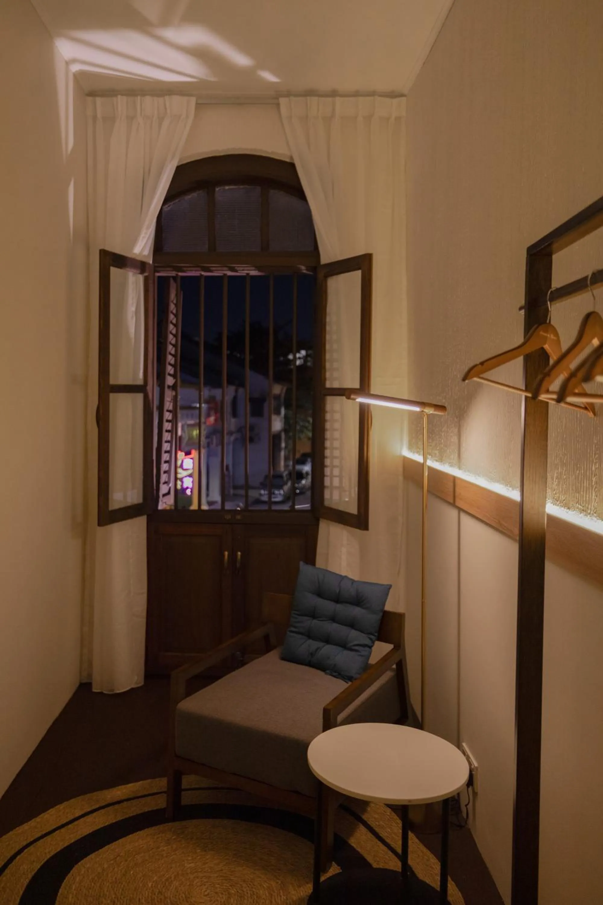 Bedroom in Armenian House by IIP