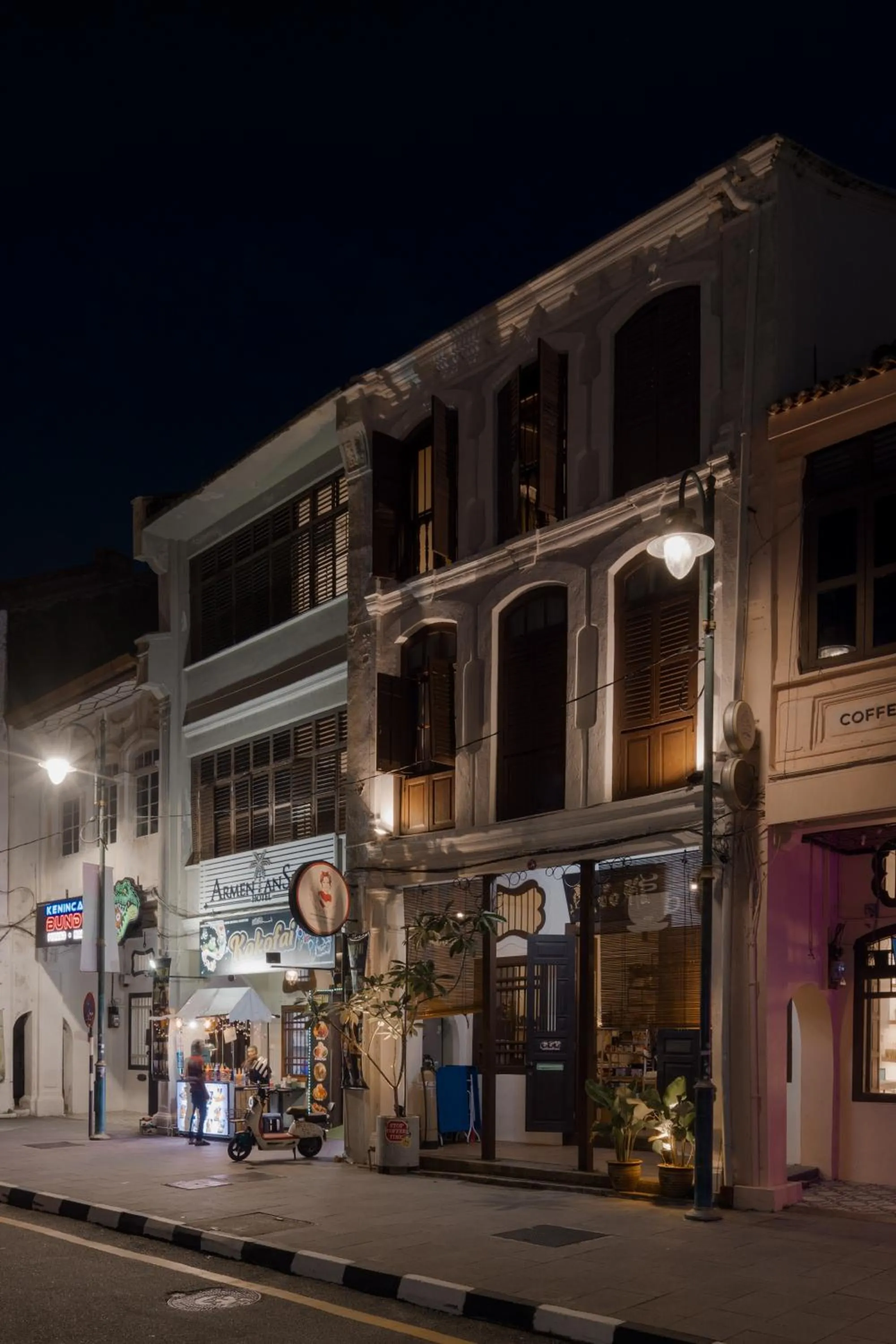 Property building in Armenian House by IIP