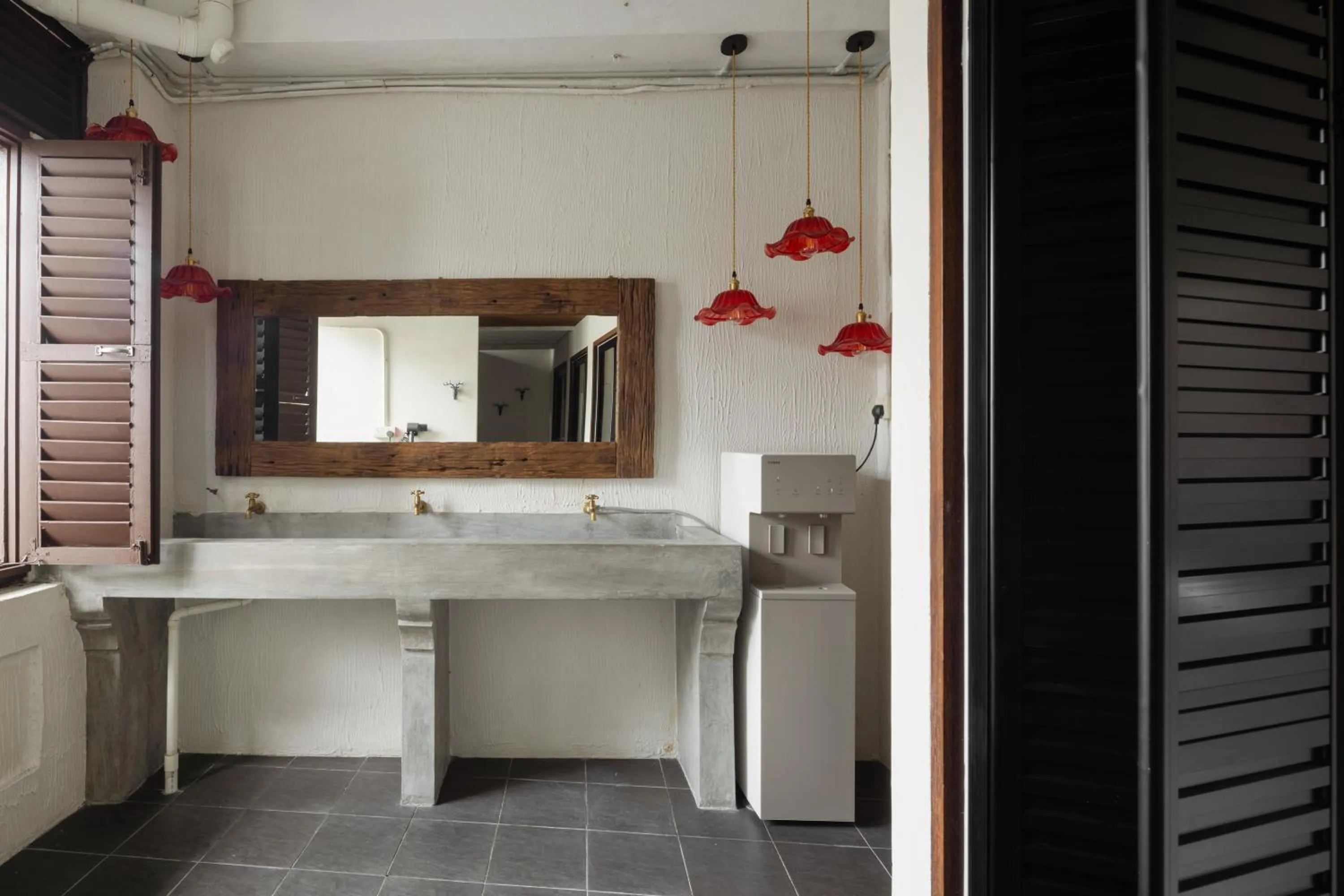 Toilet in Armenian House by IIP