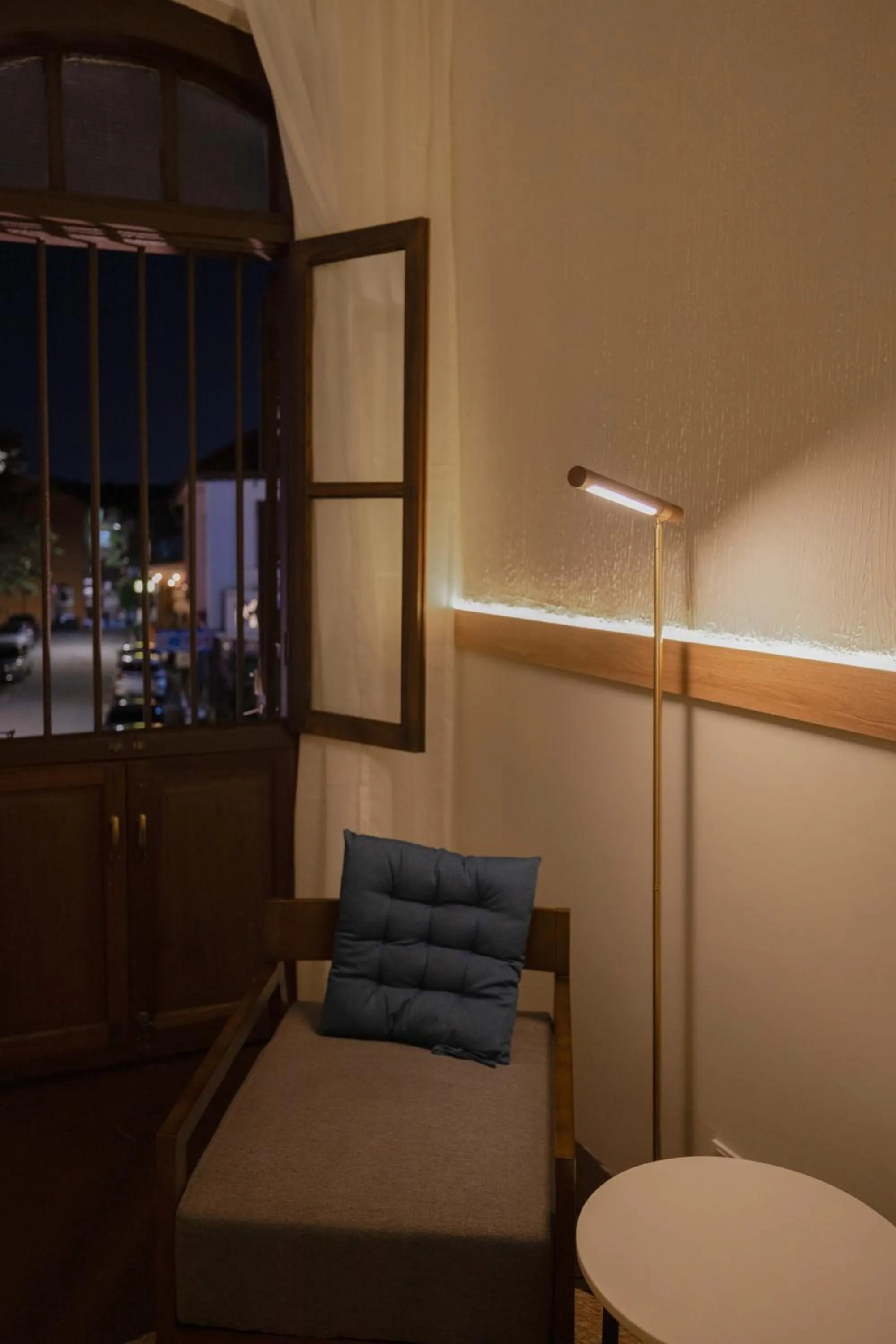 Bedroom in Armenian House by IIP