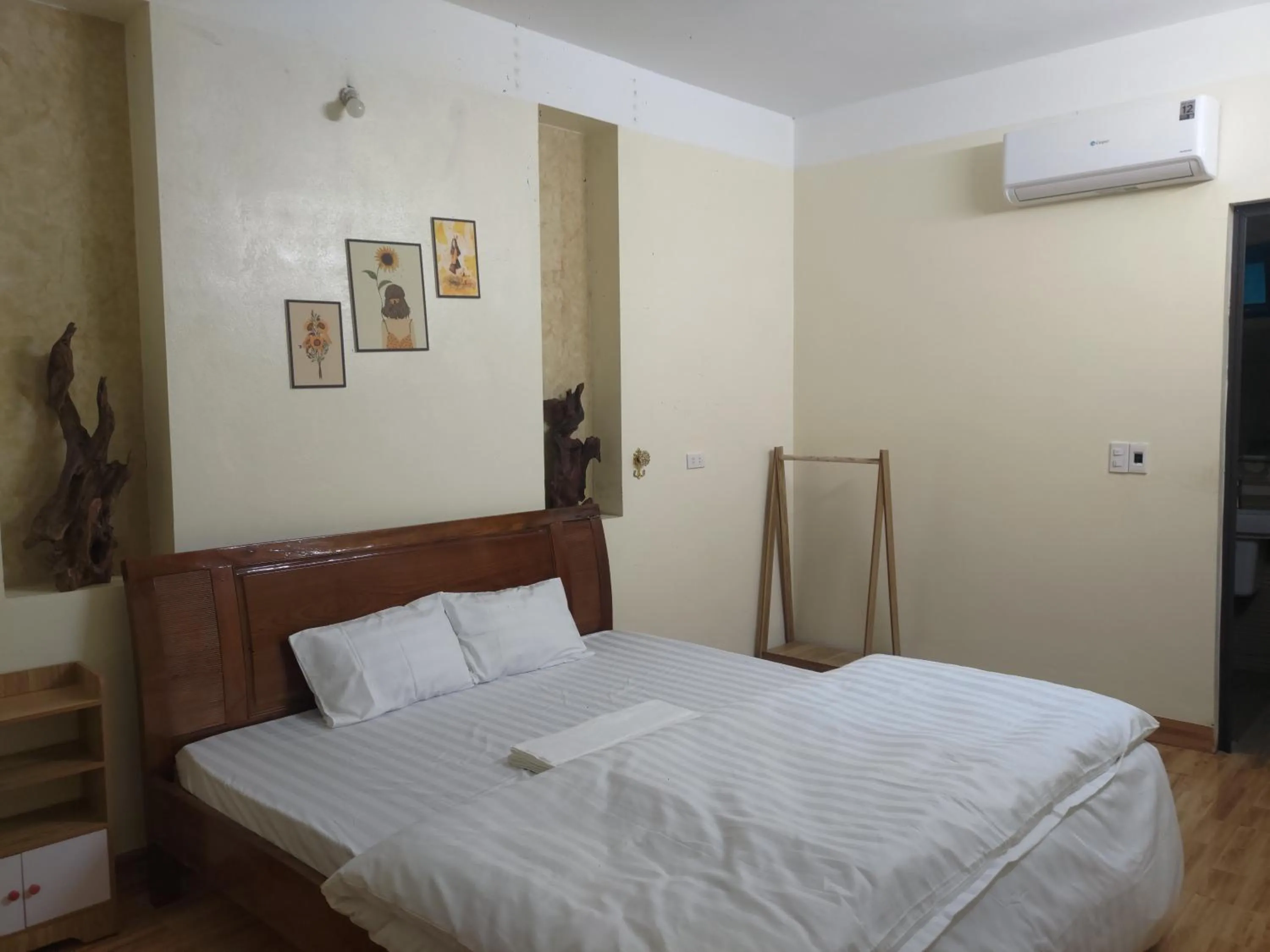 Bed in Ma Pi Adventures Ha Giang Loop Tour & Motorbike Rental