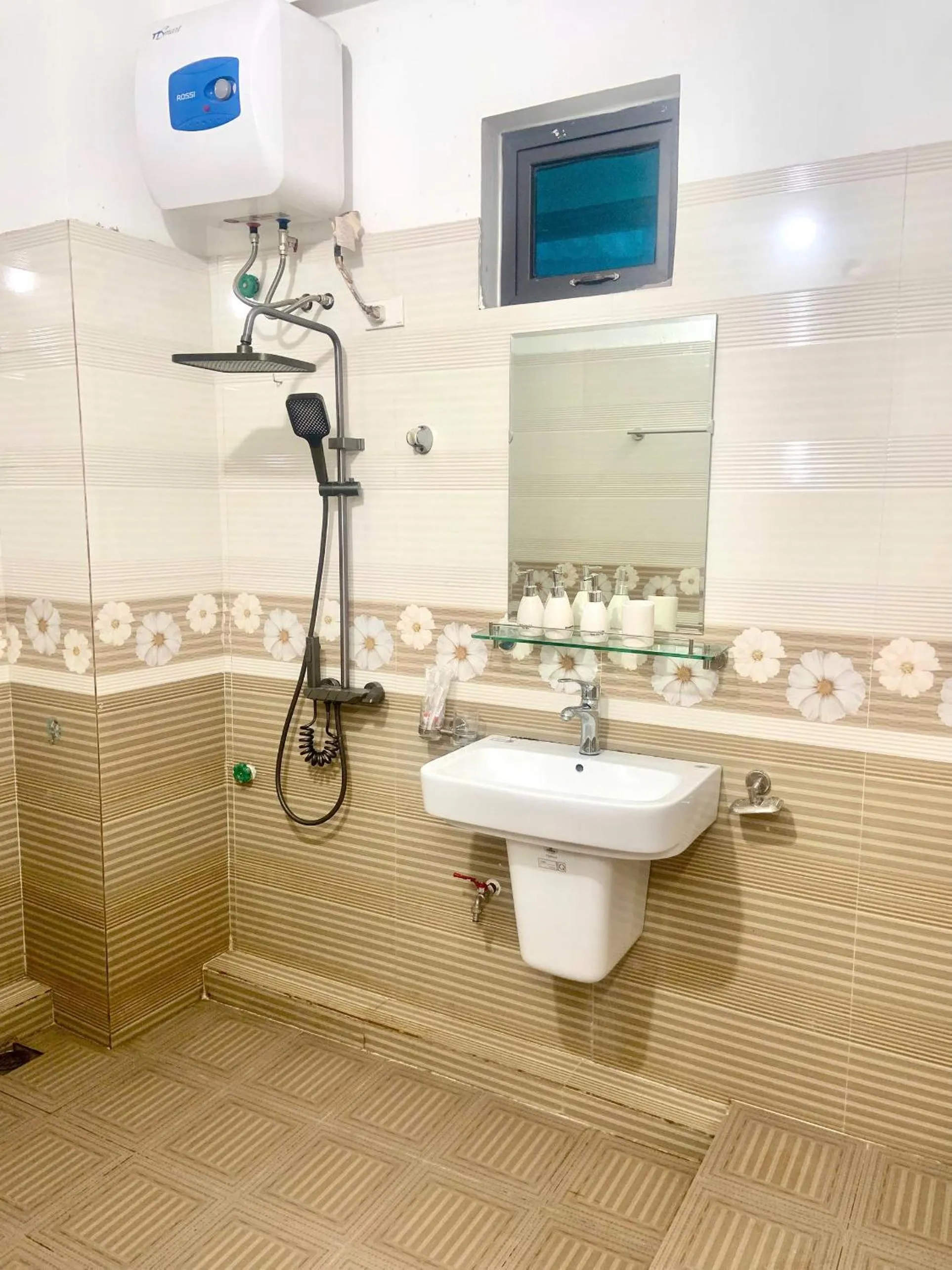 Shower in Ma Pi Adventures Ha Giang Loop Tour & Motorbike Rental