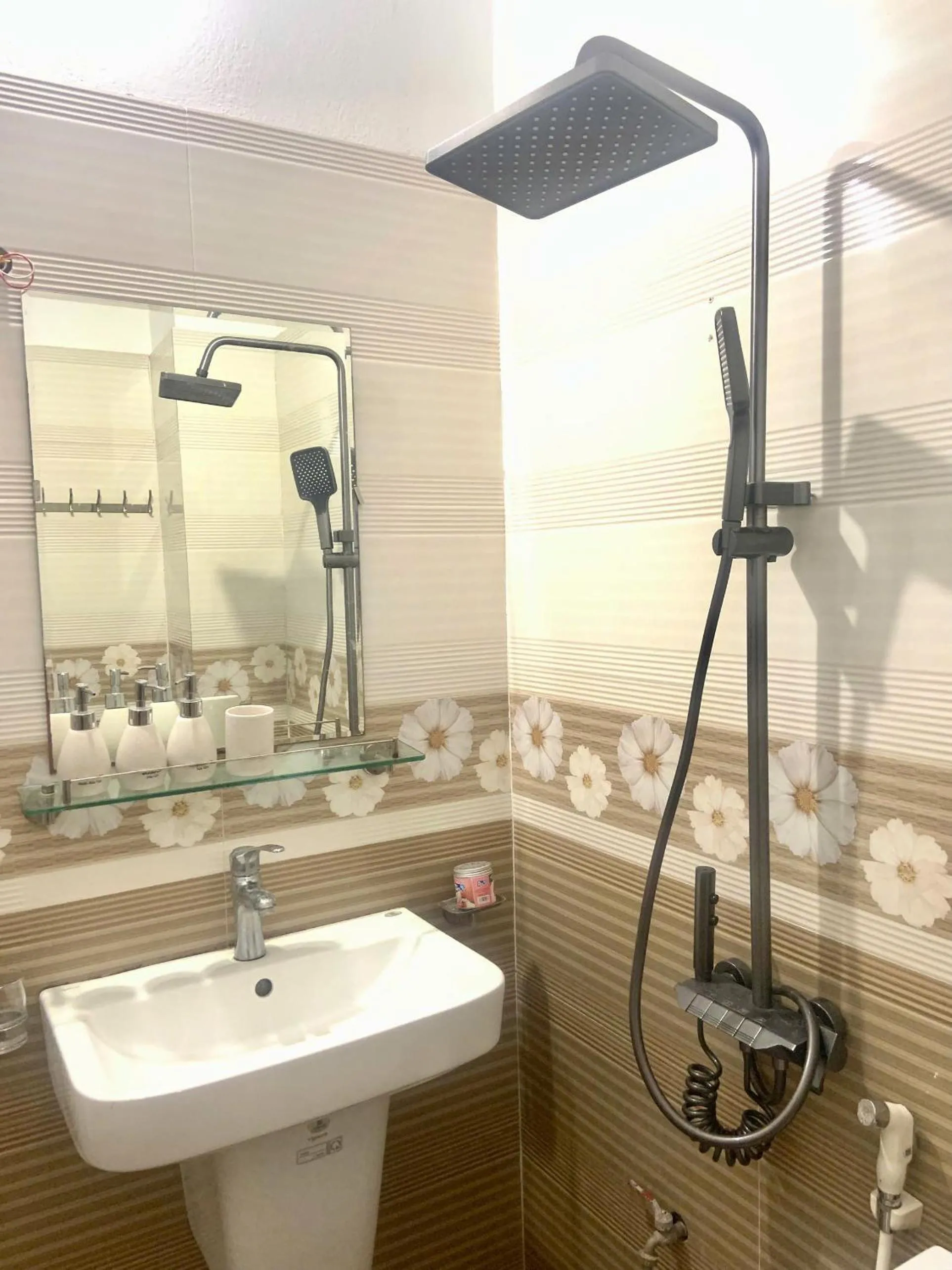 Shower in Ma Pi Adventures Ha Giang Loop Tour & Motorbike Rental