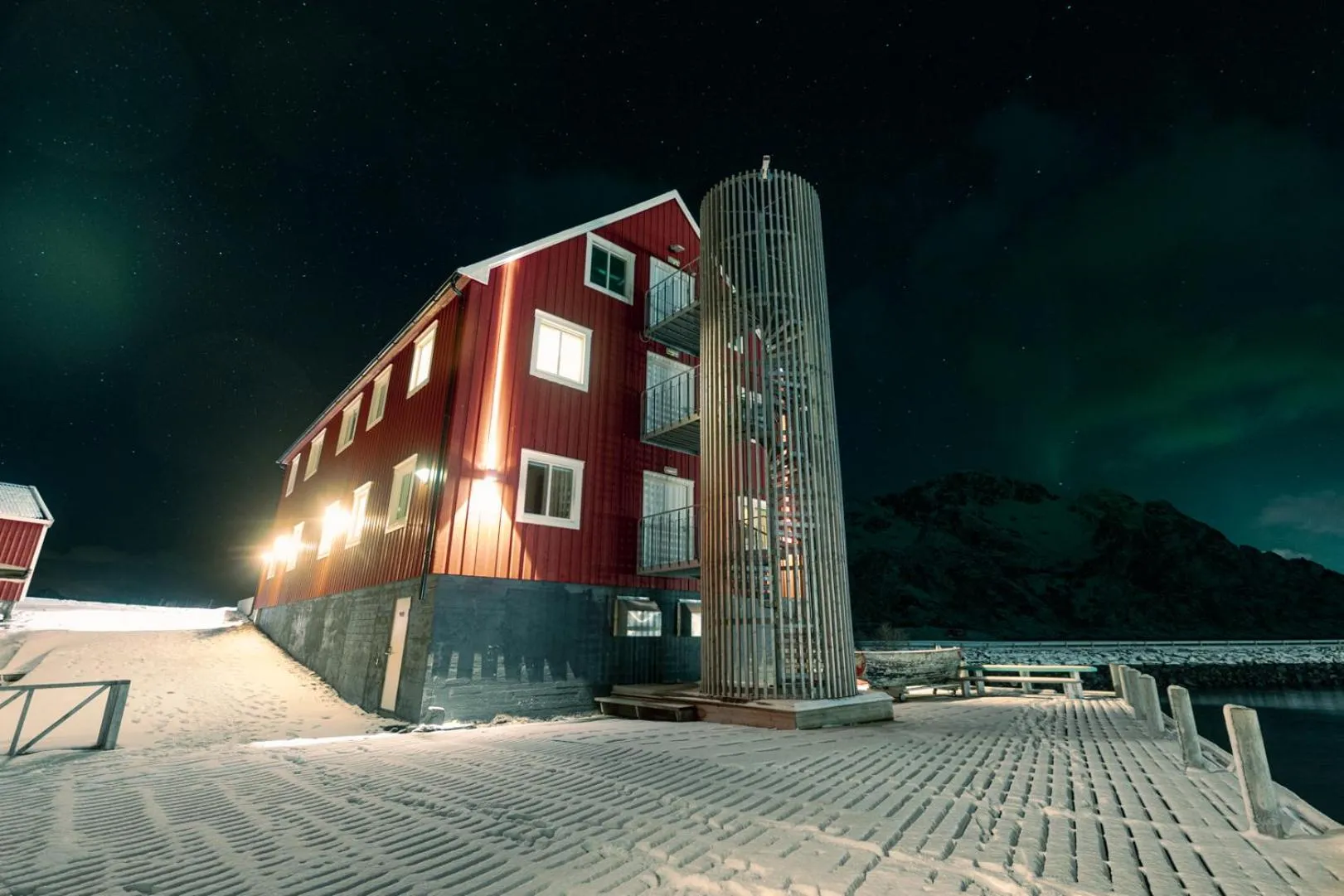 Property building in Skata Hotel Henningsvær