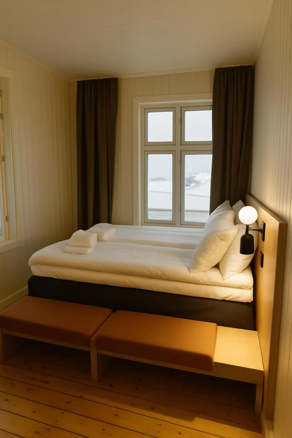 Photo of the whole room, Bed in Skata Hotel Henningsvær
