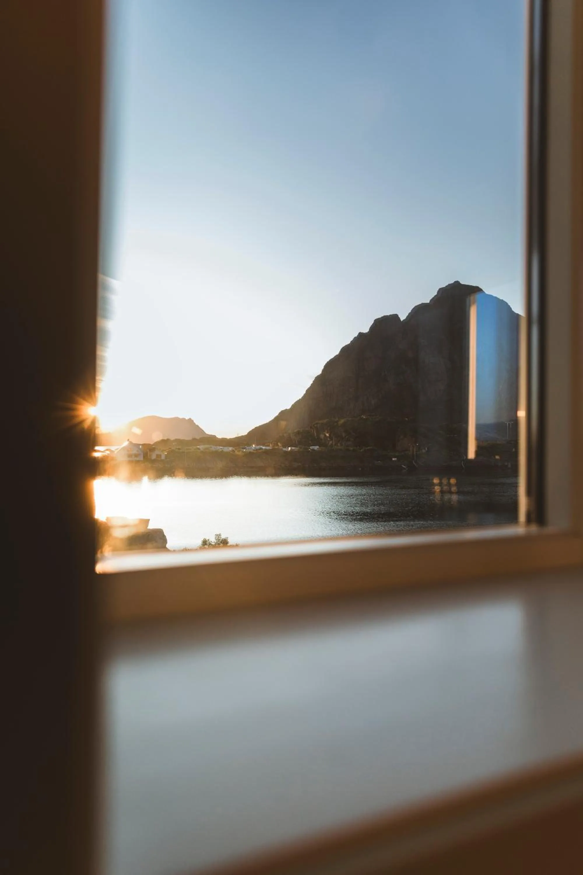 Mountain view in Skata Hotel Henningsvær