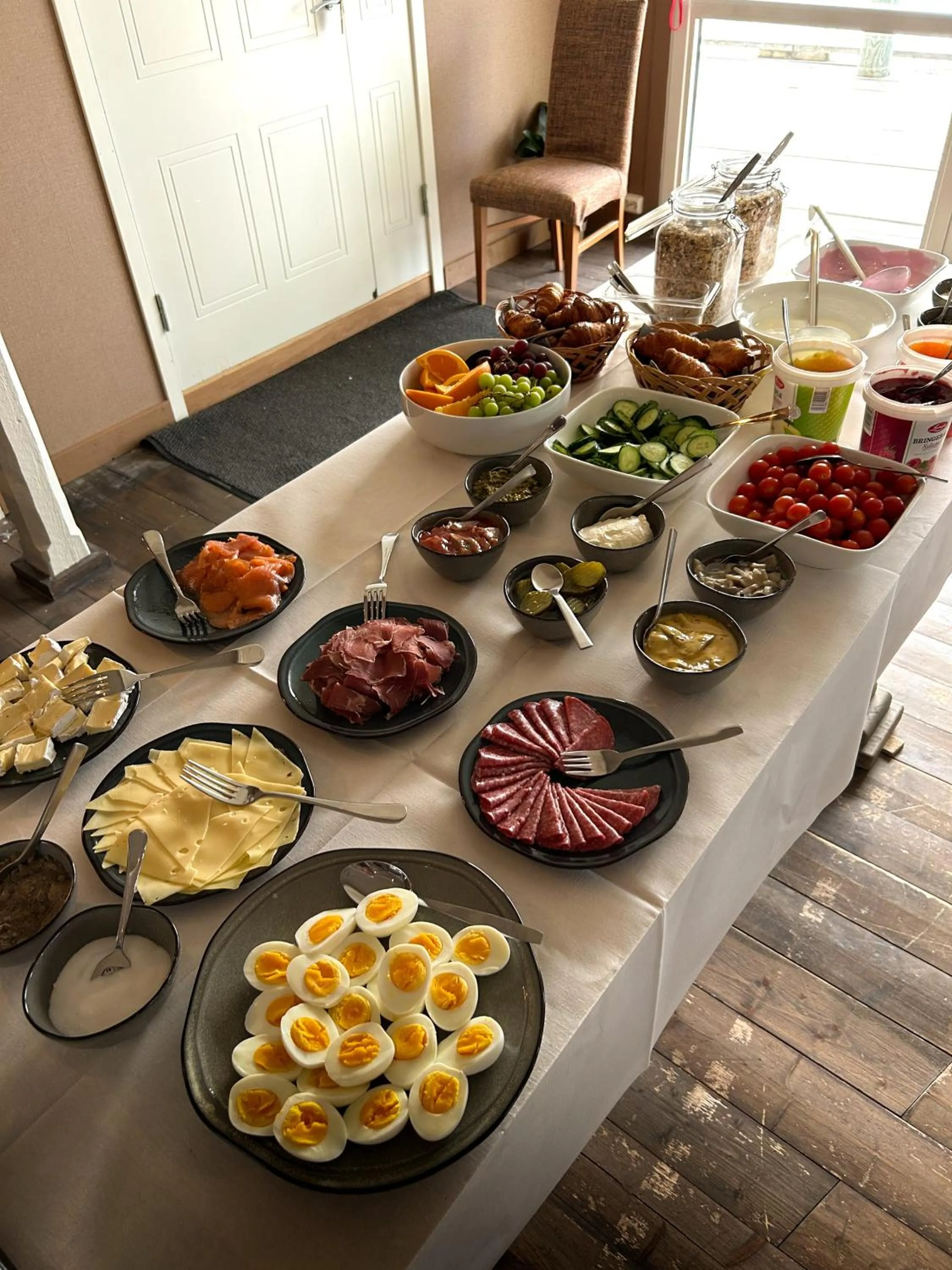 Breakfast in Skata Hotel Henningsvær