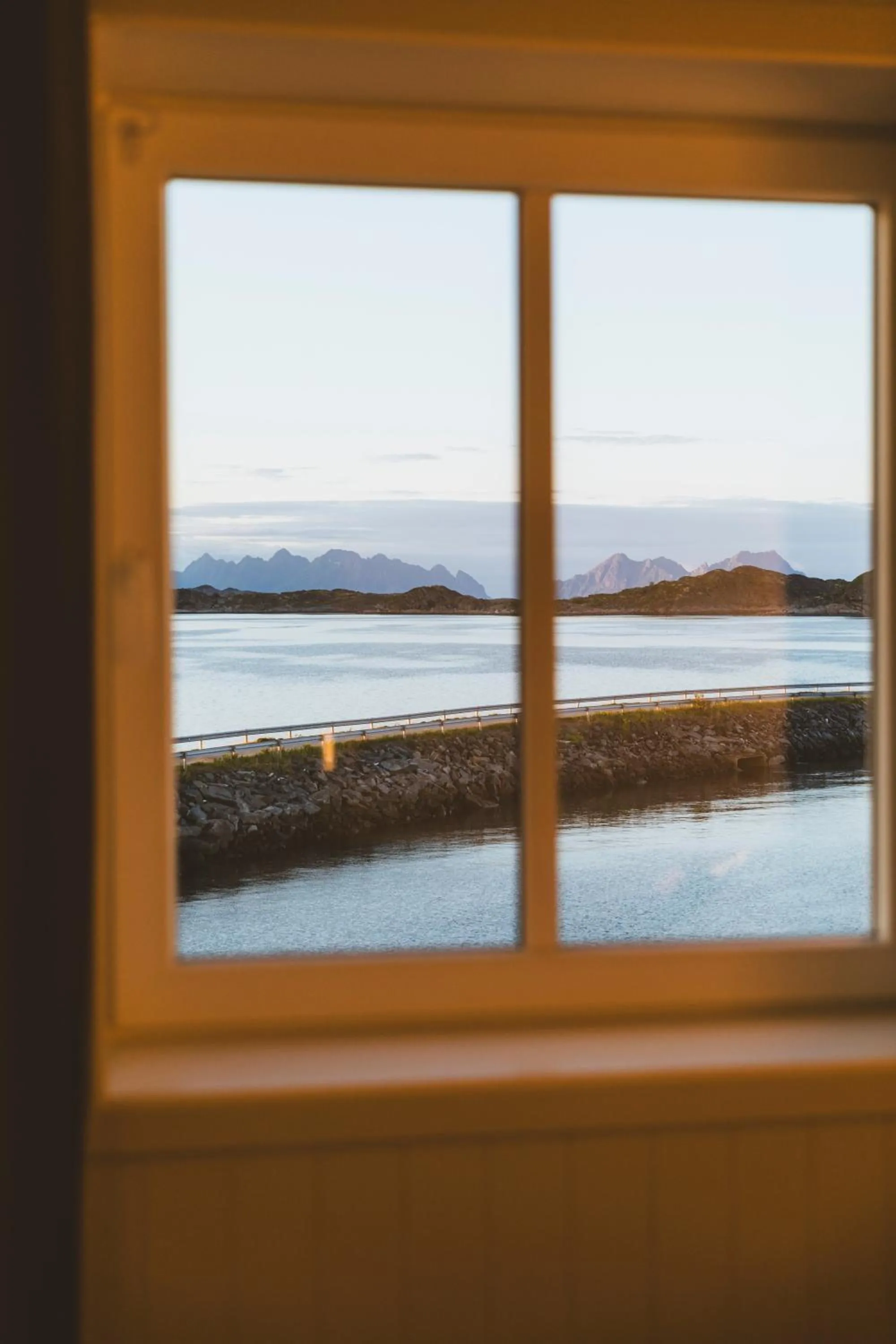 Mountain view in Skata Hotel Henningsvær