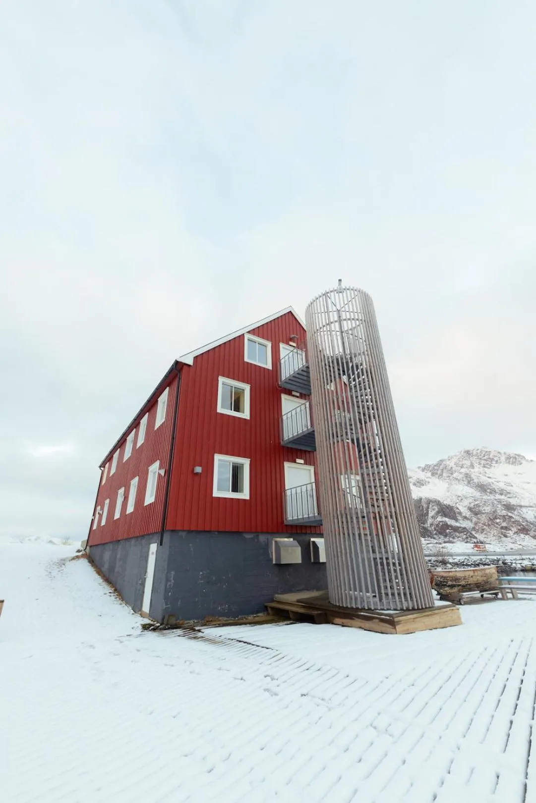 Property building in Skata Hotel Henningsvær