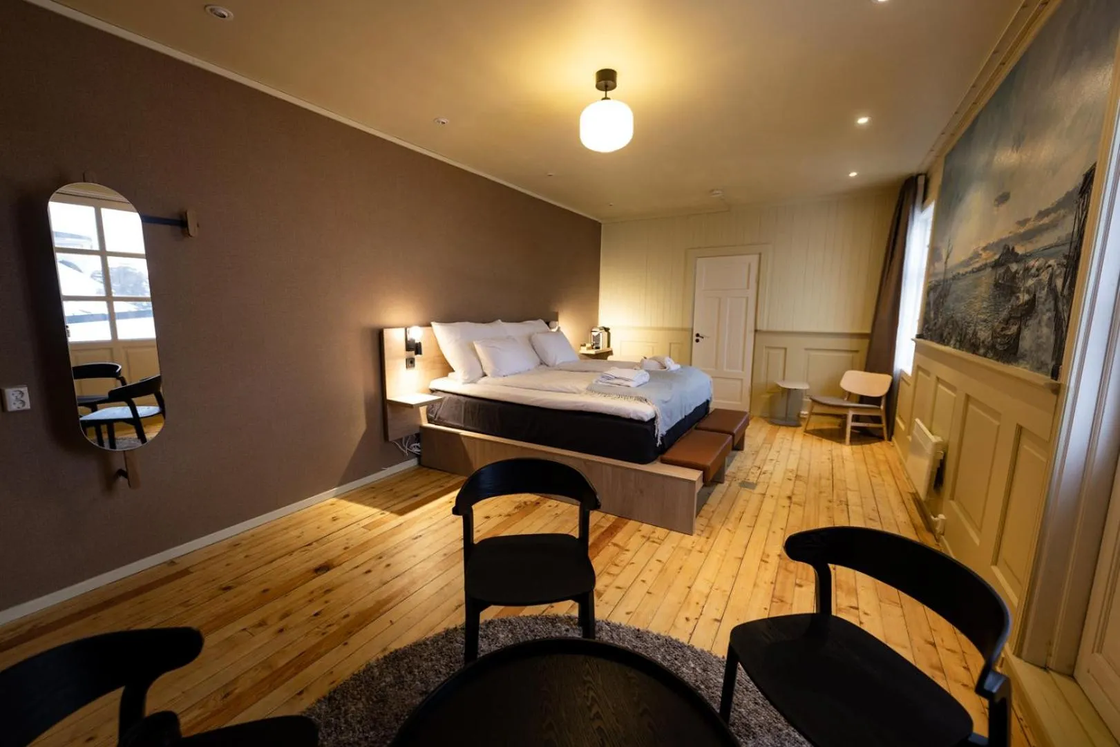 Photo of the whole room, Bed in Skata Hotel Henningsvær