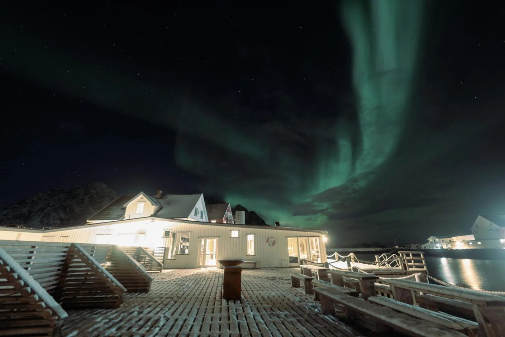 Night in Skata Hotel Henningsvær
