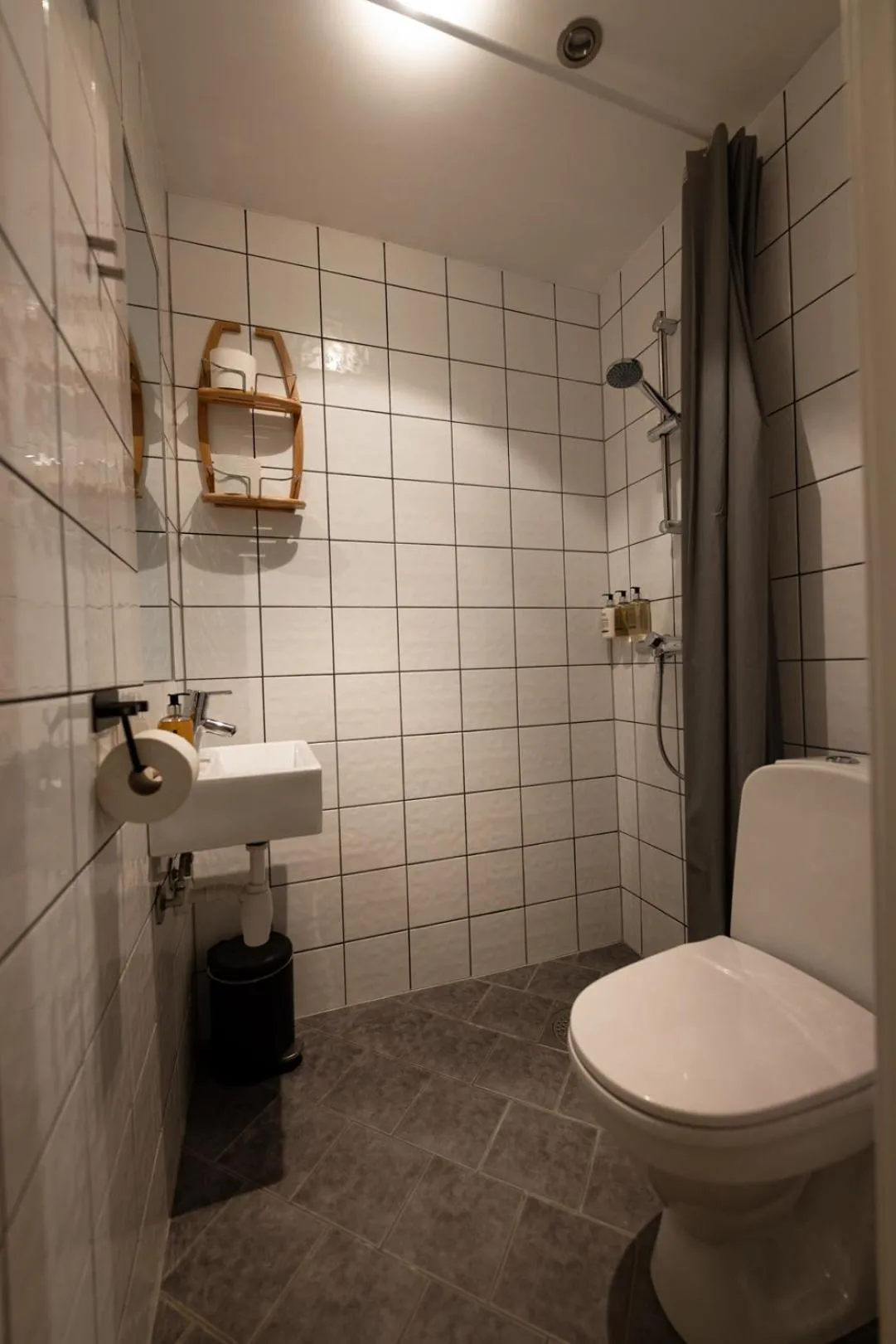 Shower in Skata Hotel Henningsvær