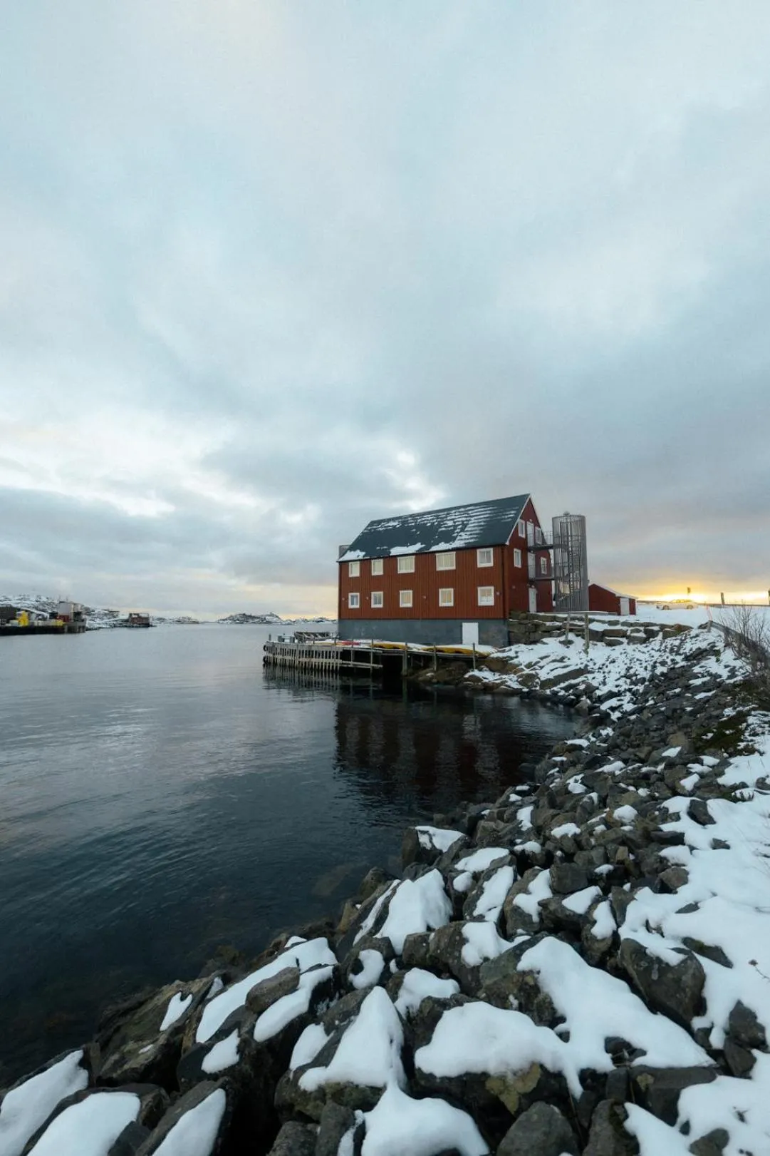 Property building in Skata Hotel Henningsvær