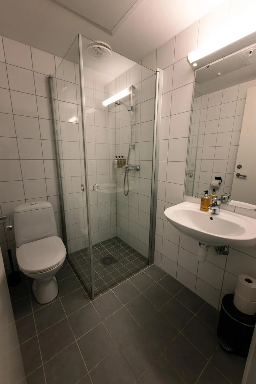 Shower in Skata Hotel Henningsvær