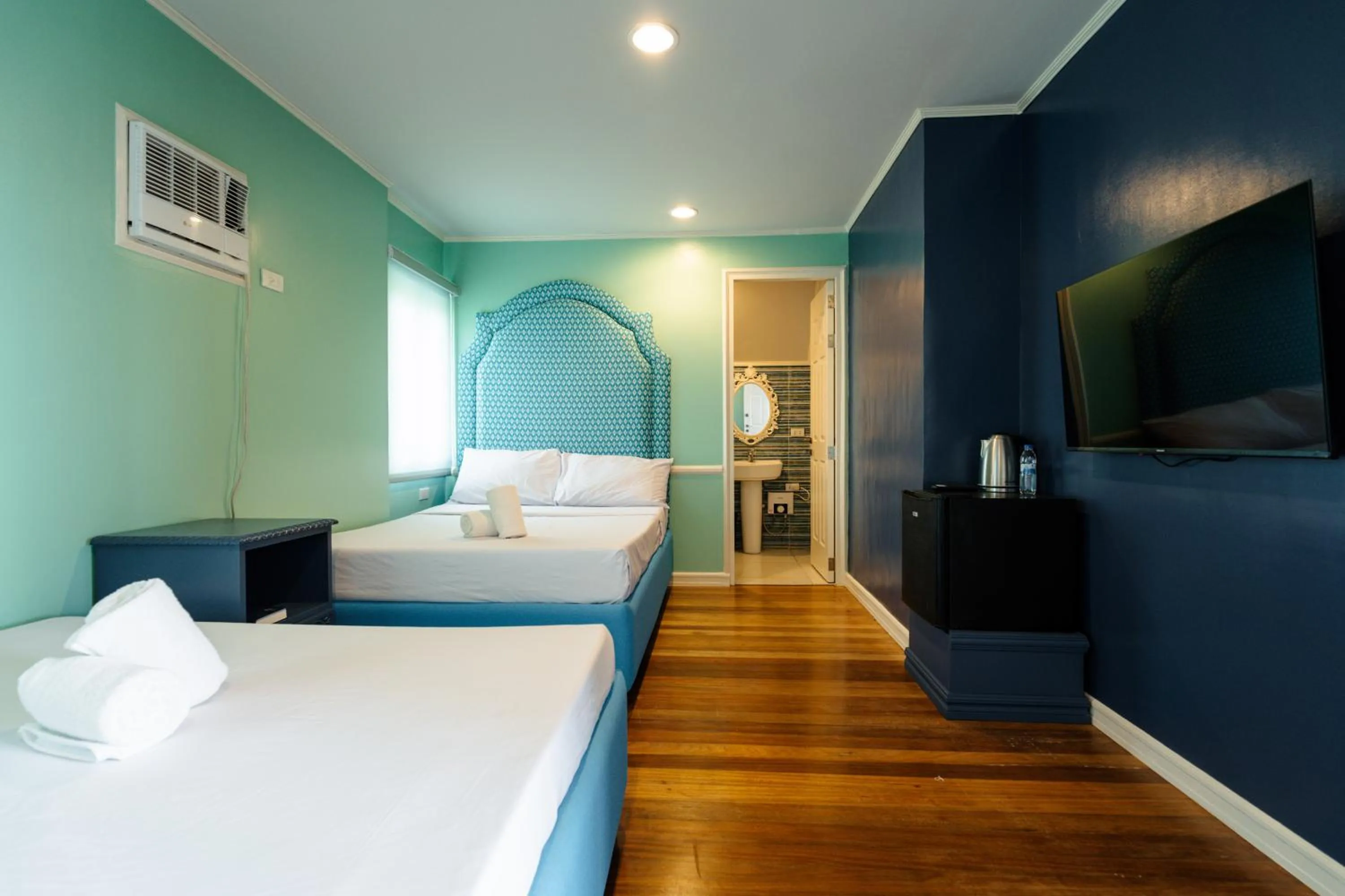 Bed in Jacobs Hill Tagaytay