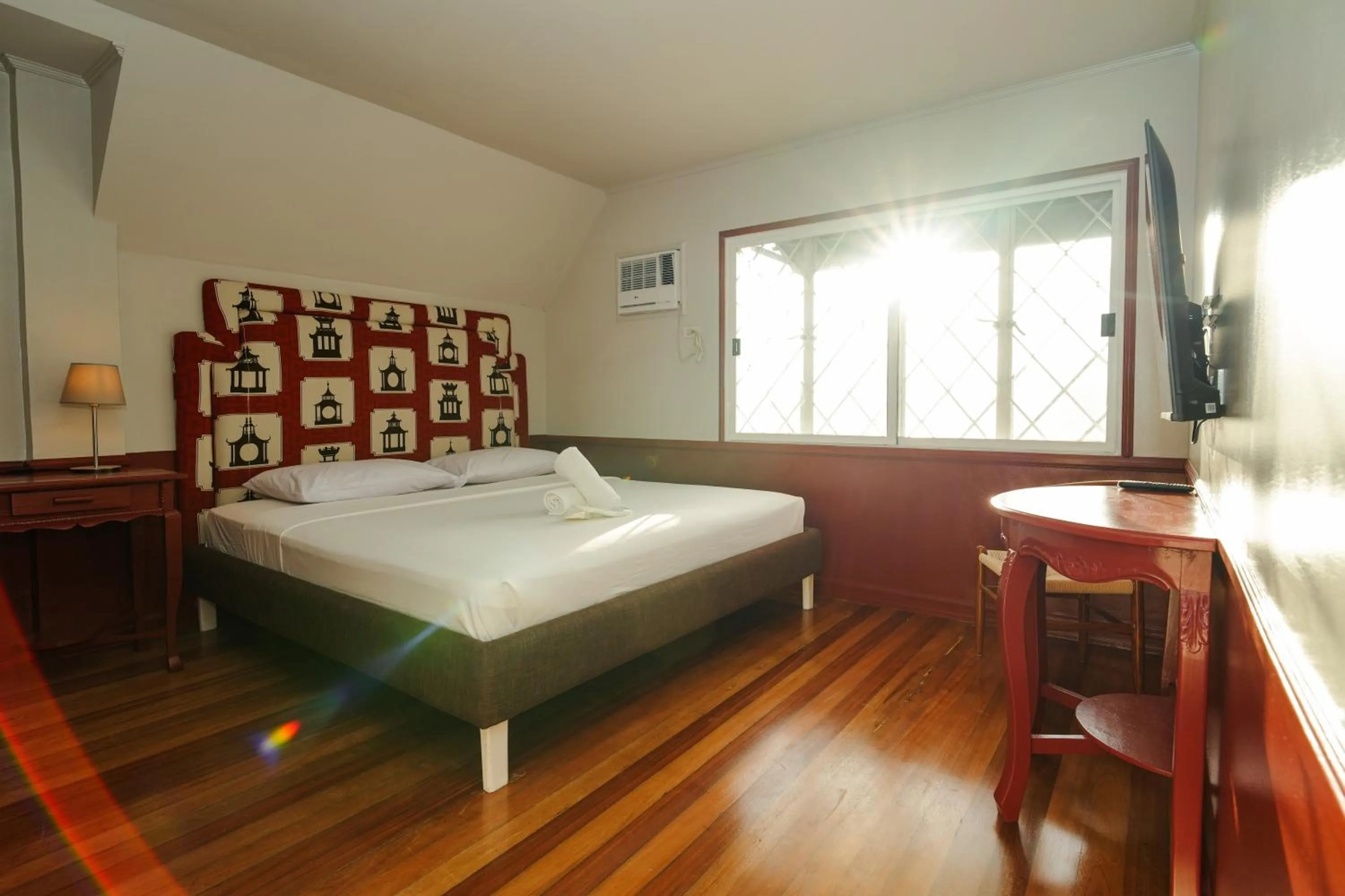 Bed in Jacobs Hill Tagaytay