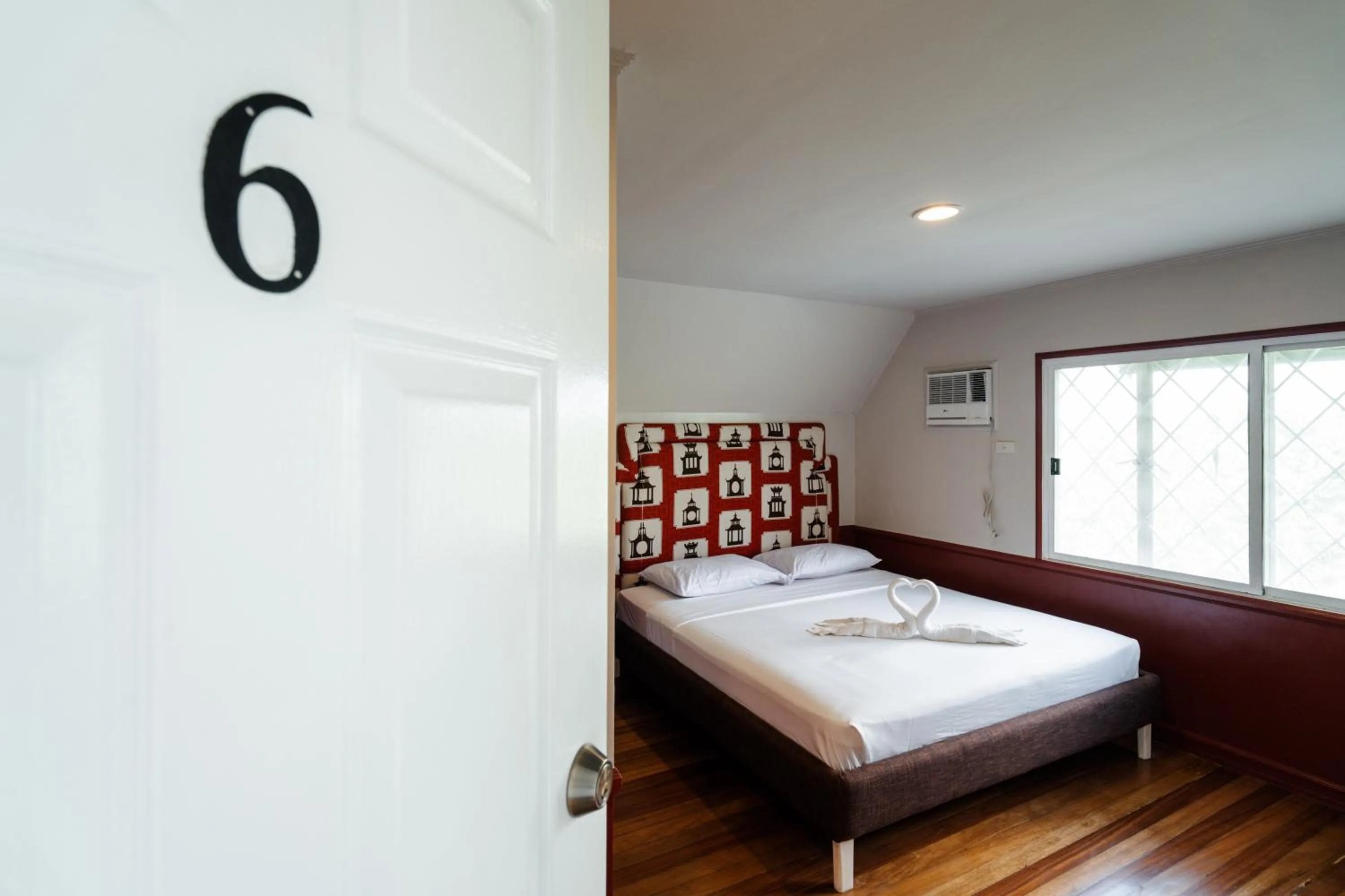 Bed in Jacobs Hill Tagaytay