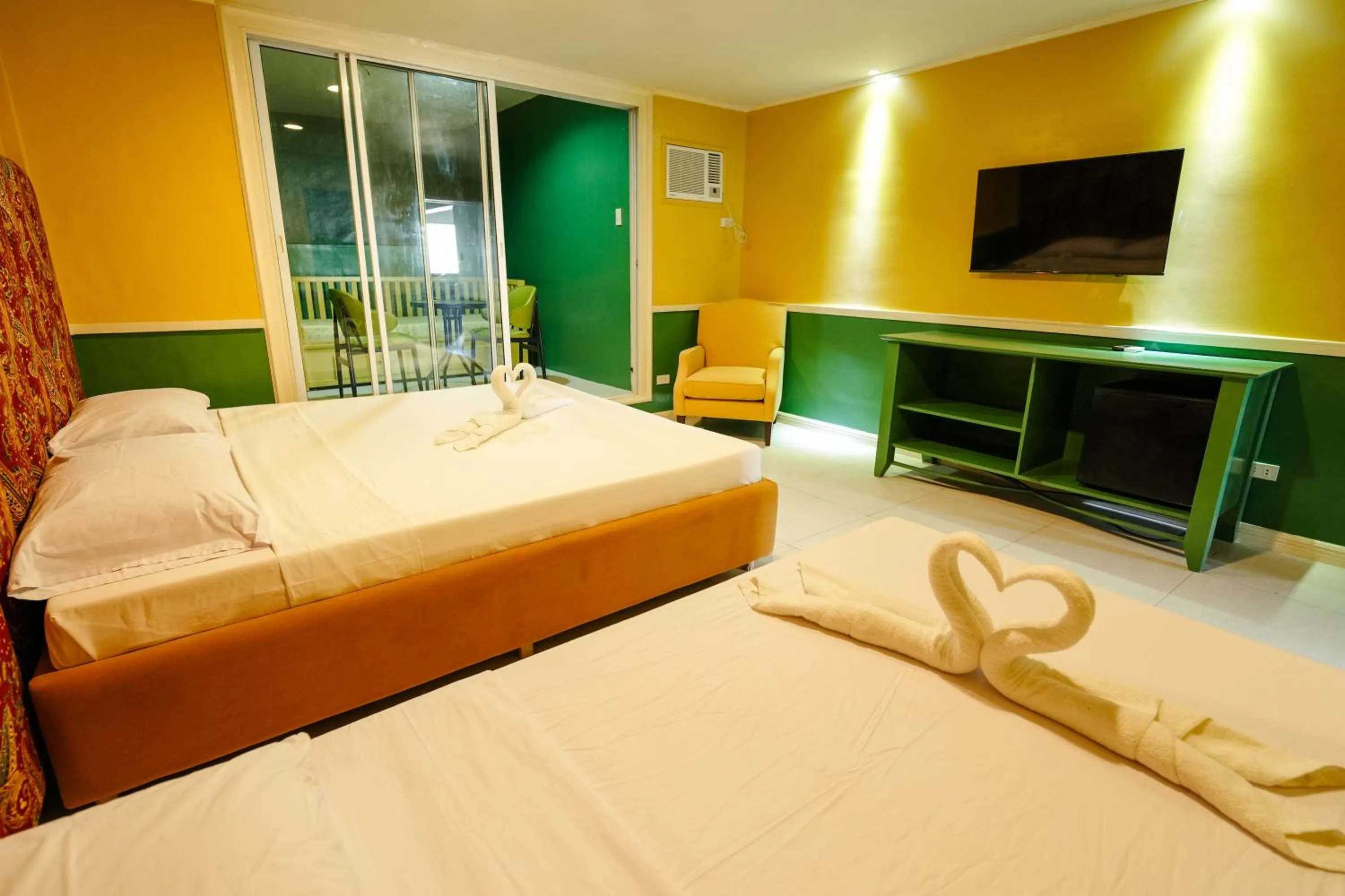 Bed in Jacobs Hill Tagaytay