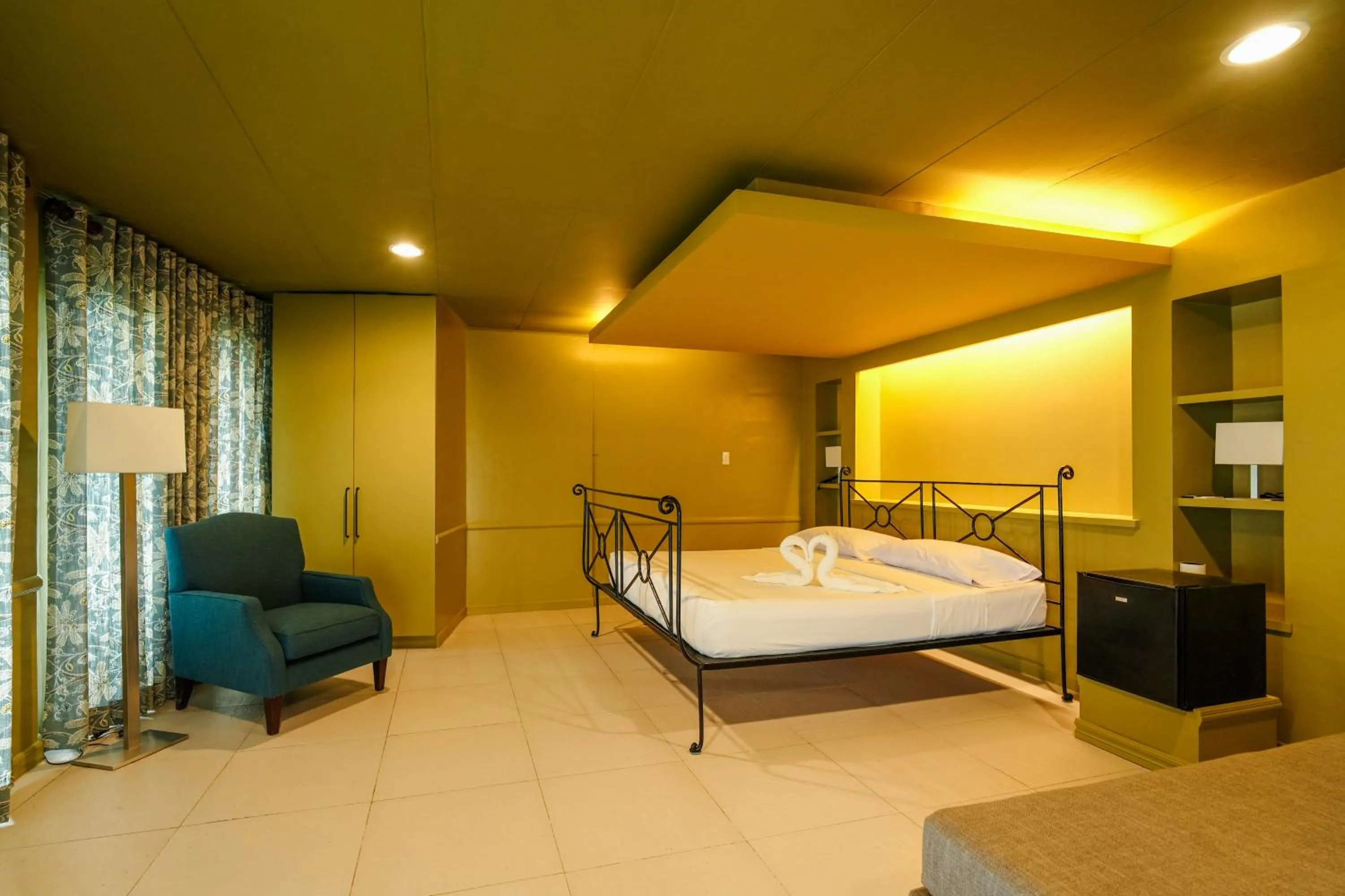 Bed in Jacobs Hill Tagaytay