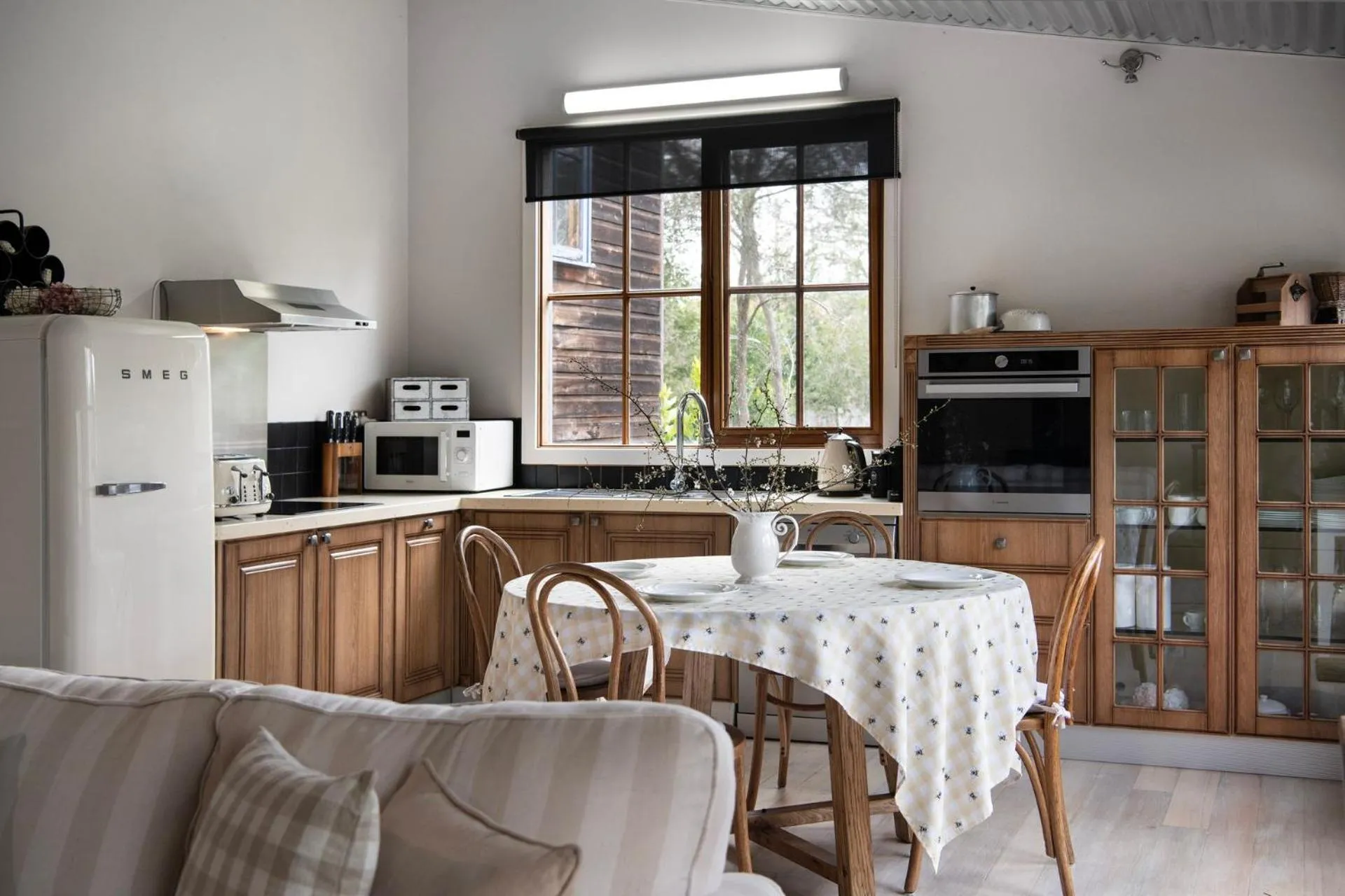 French Cottage- 2 bedrooms with huge spa