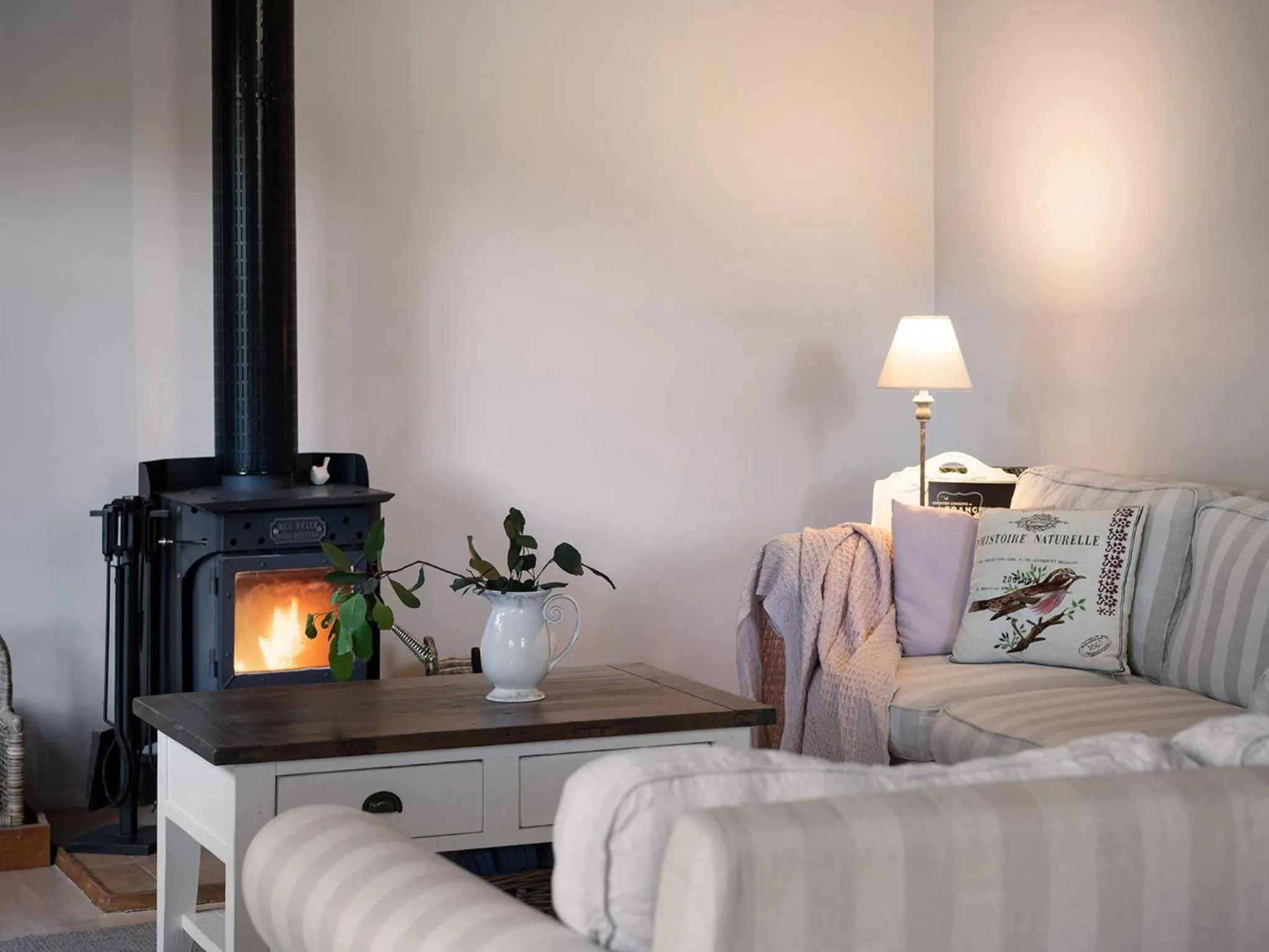 French Cottage- 2 bedrooms with huge spa
