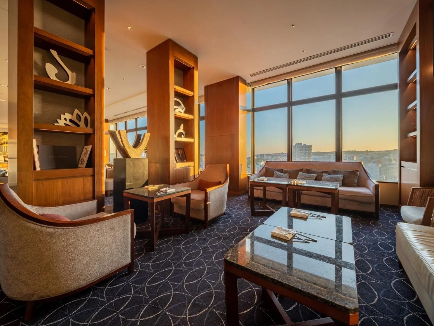 Lounge or bar in Hyatt Regency Naha, Okinawa