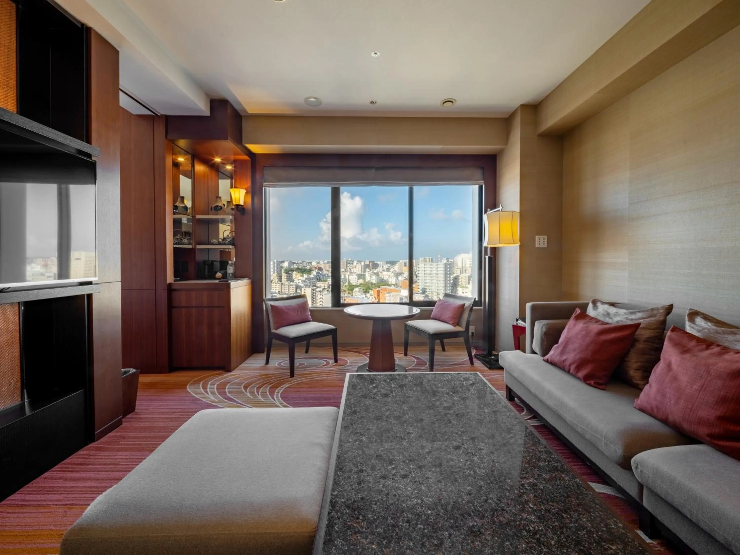 Living room, Bed in Hyatt Regency Naha, Okinawa