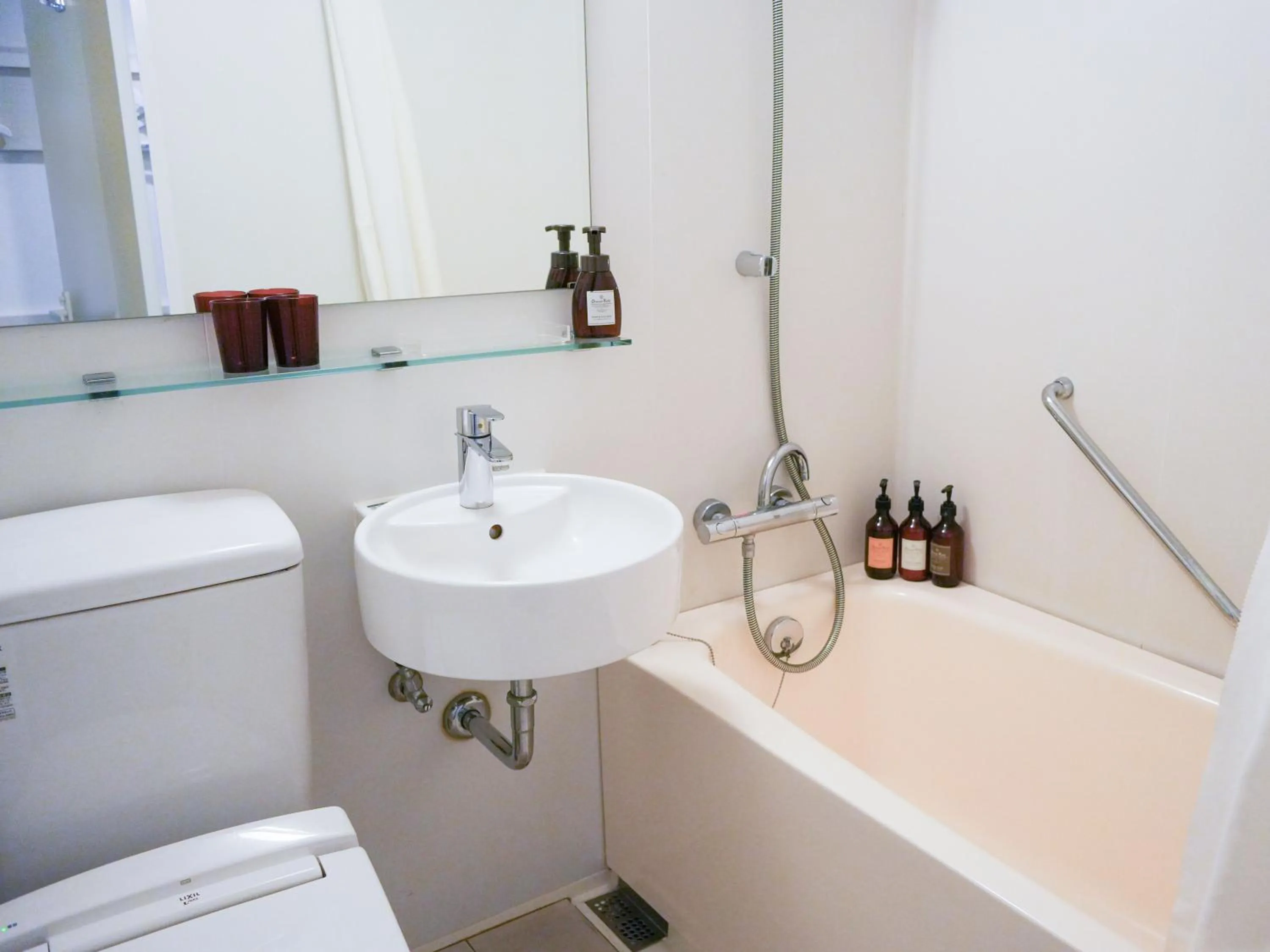 Toilet in Rembrandt Style Yokohama Sakuragicho