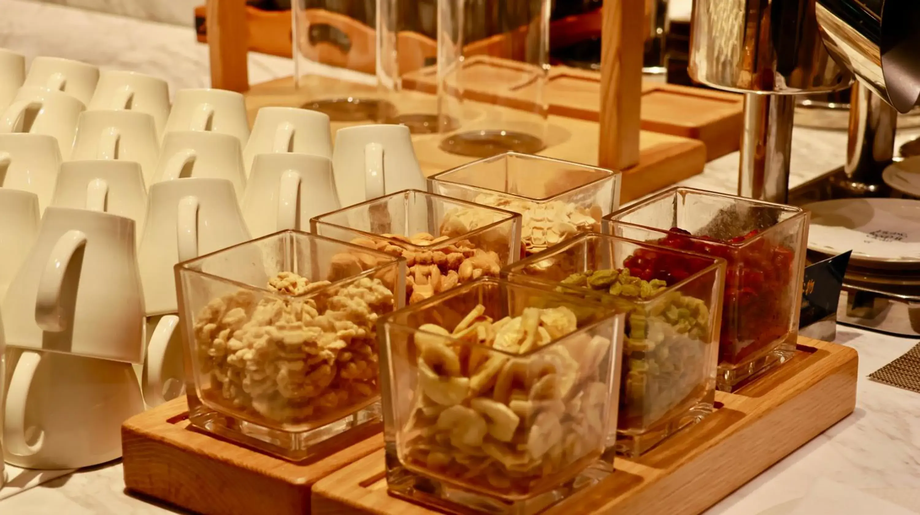 Buffet breakfast in Shanghai Hongqiao Yankuang Tulip Hotel Buffet breakfast in Shanghai Hongqiao Yankuang Tulip Hotel